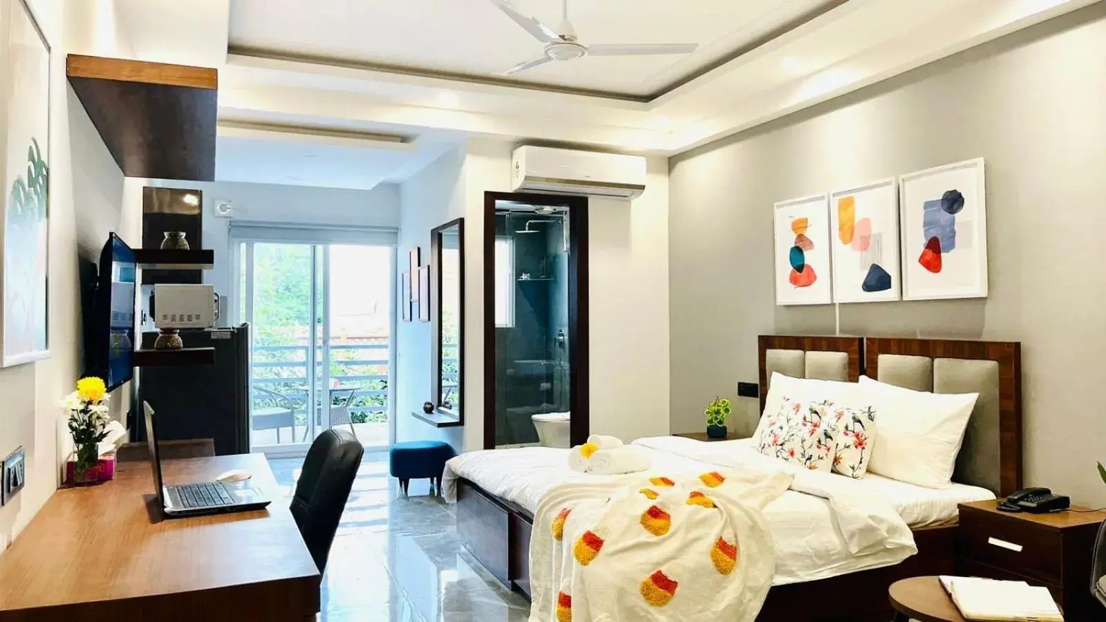 Studio with Balcony in ZEN Studios - DLF CyberCity Gurgaon Studio with Balcony in ZEN Studios - DLF CyberCity Gurgaon