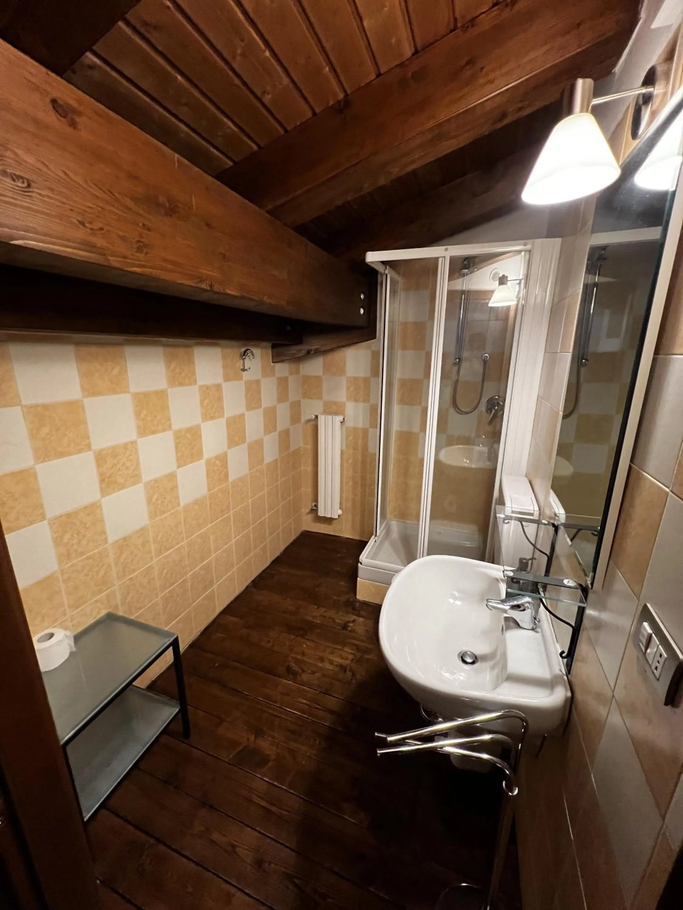 Shower in Chalet Edelweiss - Estella Hotel Collection