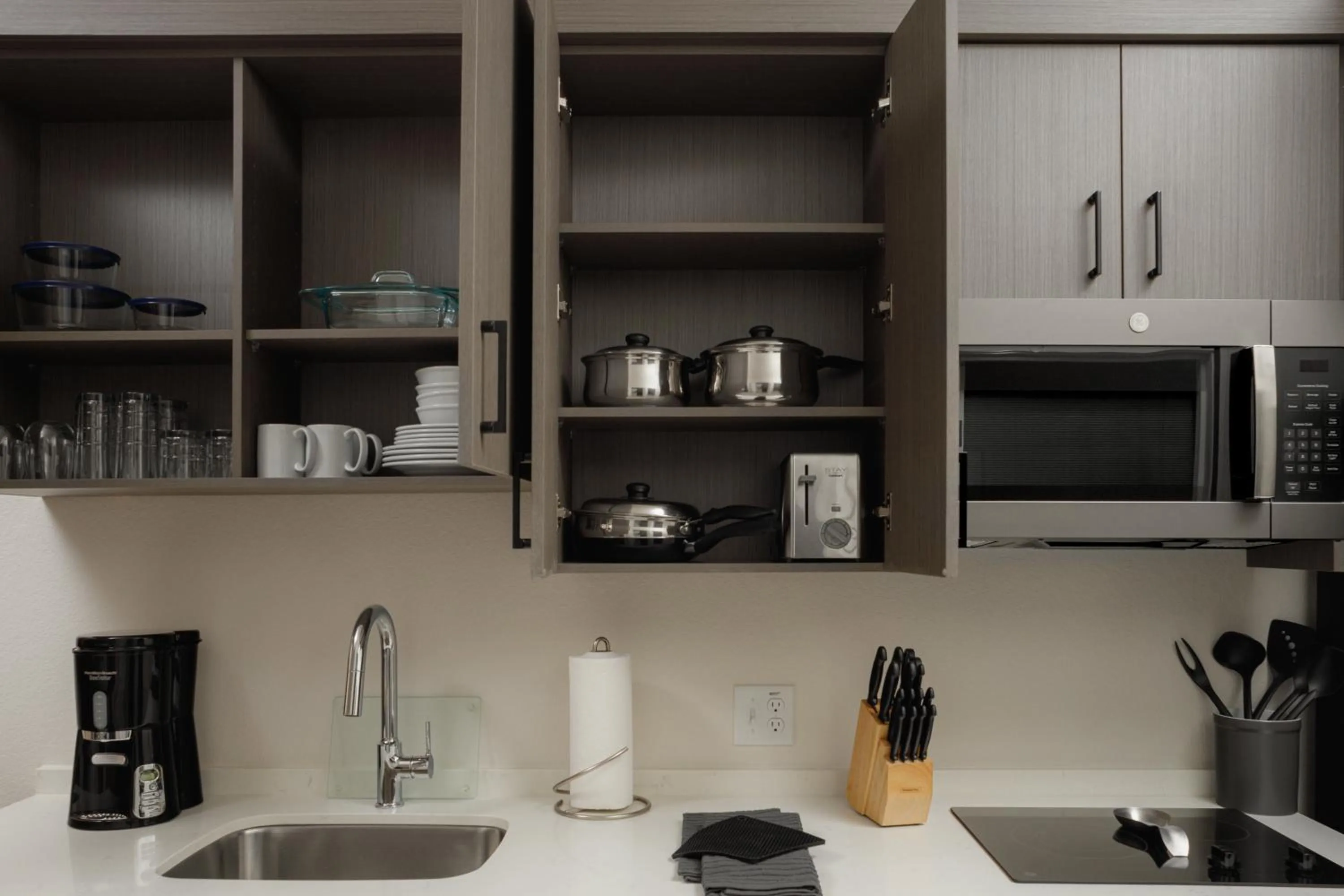 Coffee/tea facilities in WaterWalk Extended Stay by Wyndham Phoenix N Happy Valley