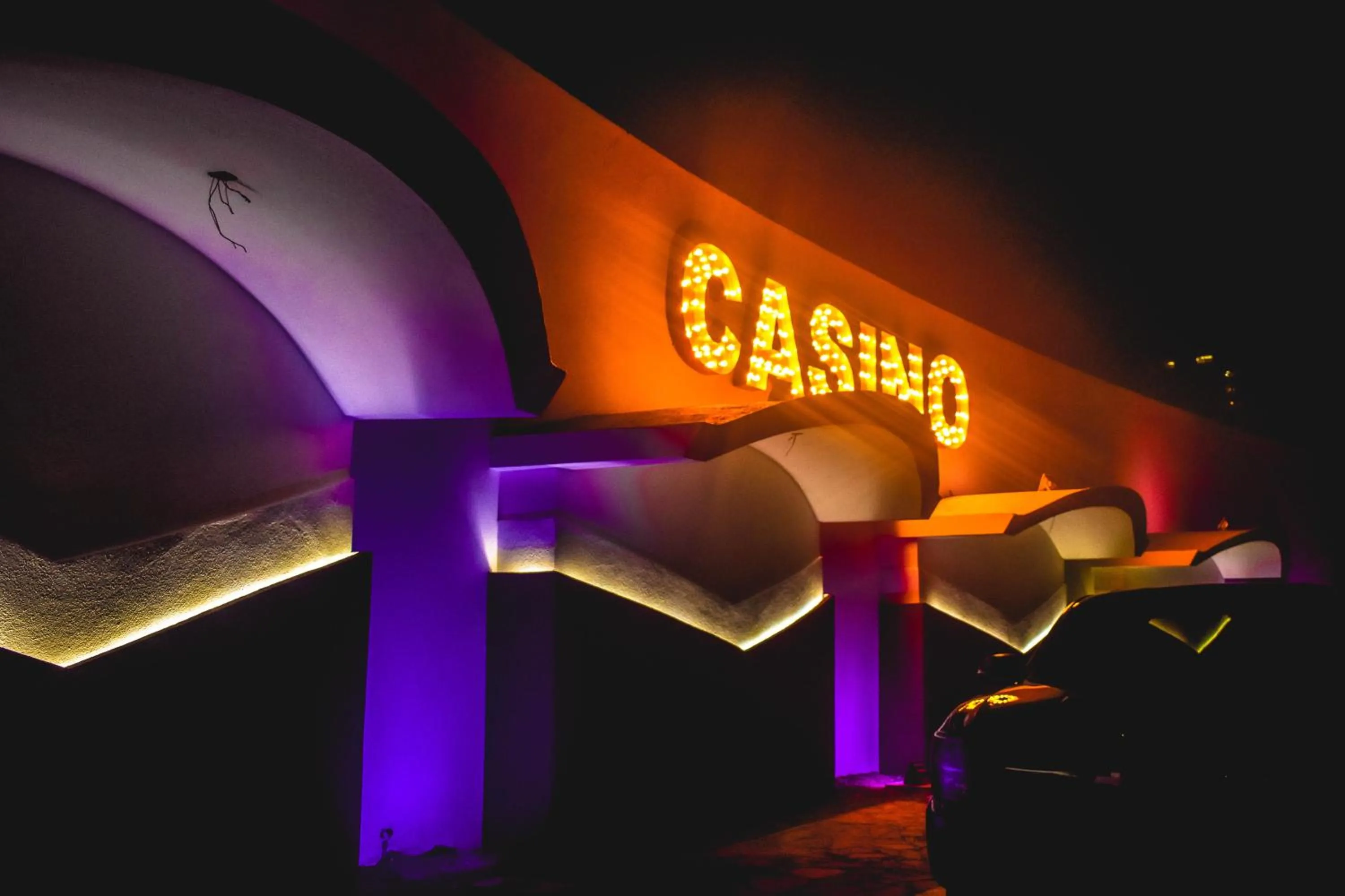 Tibisay Hotel del Lago