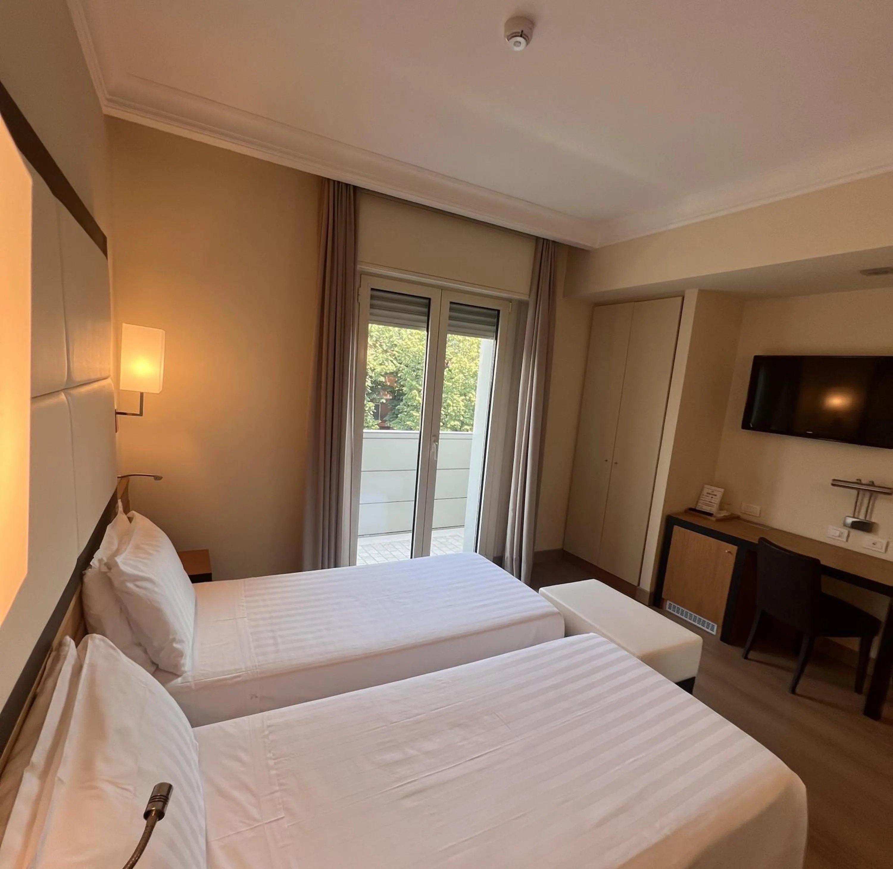 Bedroom, Bed in Hotel Daniel & Ristorante Cocchi