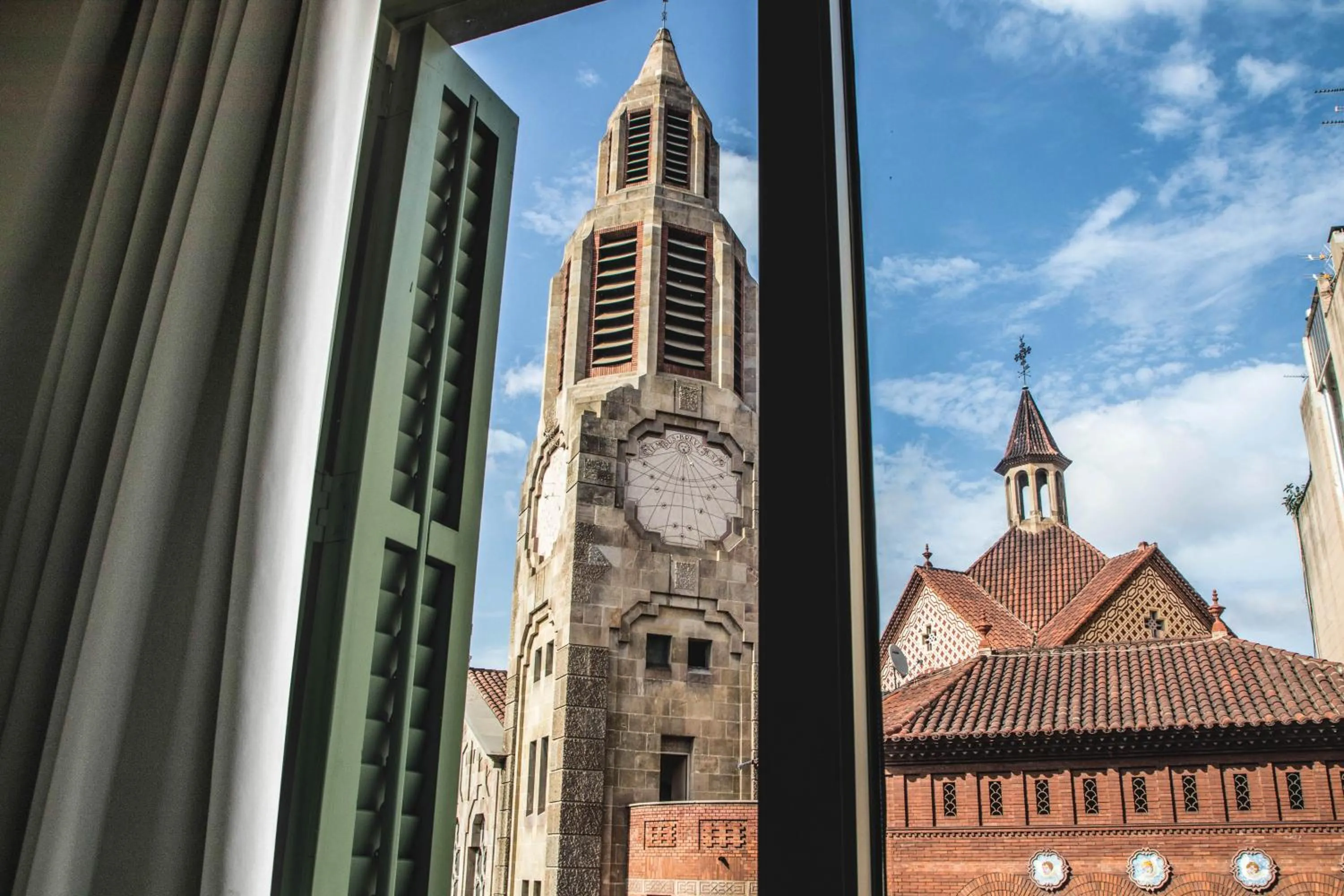 Street view in Sant Jordi Hostels Rock Palace