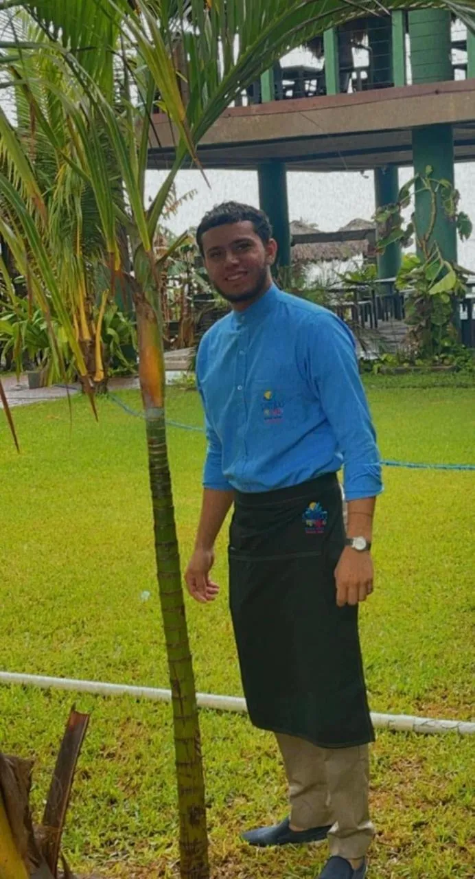 People in Sambo Mambo Beach Hotel