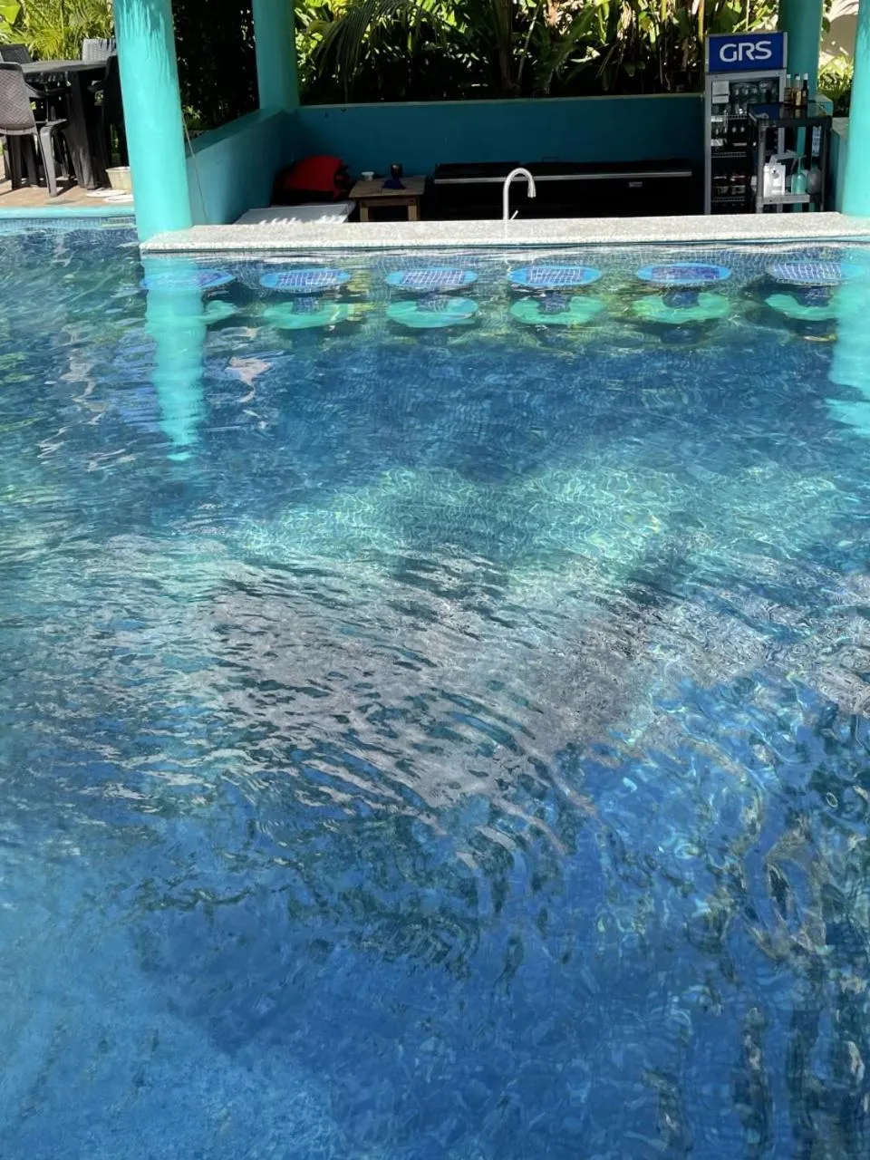 Swimming pool in Sambo Mambo Beach Hotel