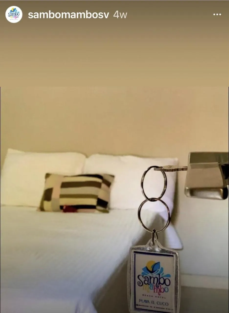 Bed in Sambo Mambo Beach Hotel