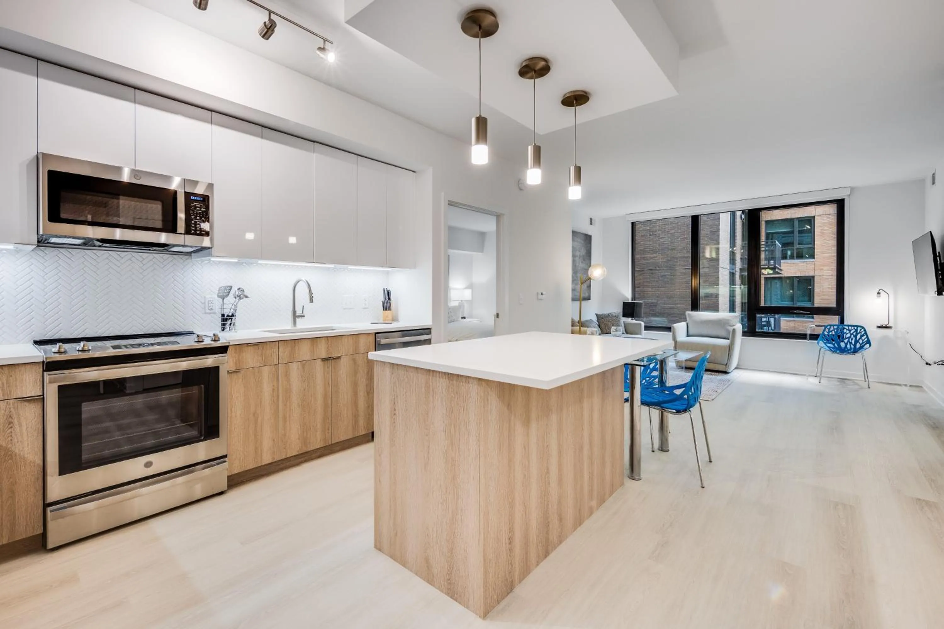 Kitchen or kitchenette in Global Luxury Suites at Capitol Hill