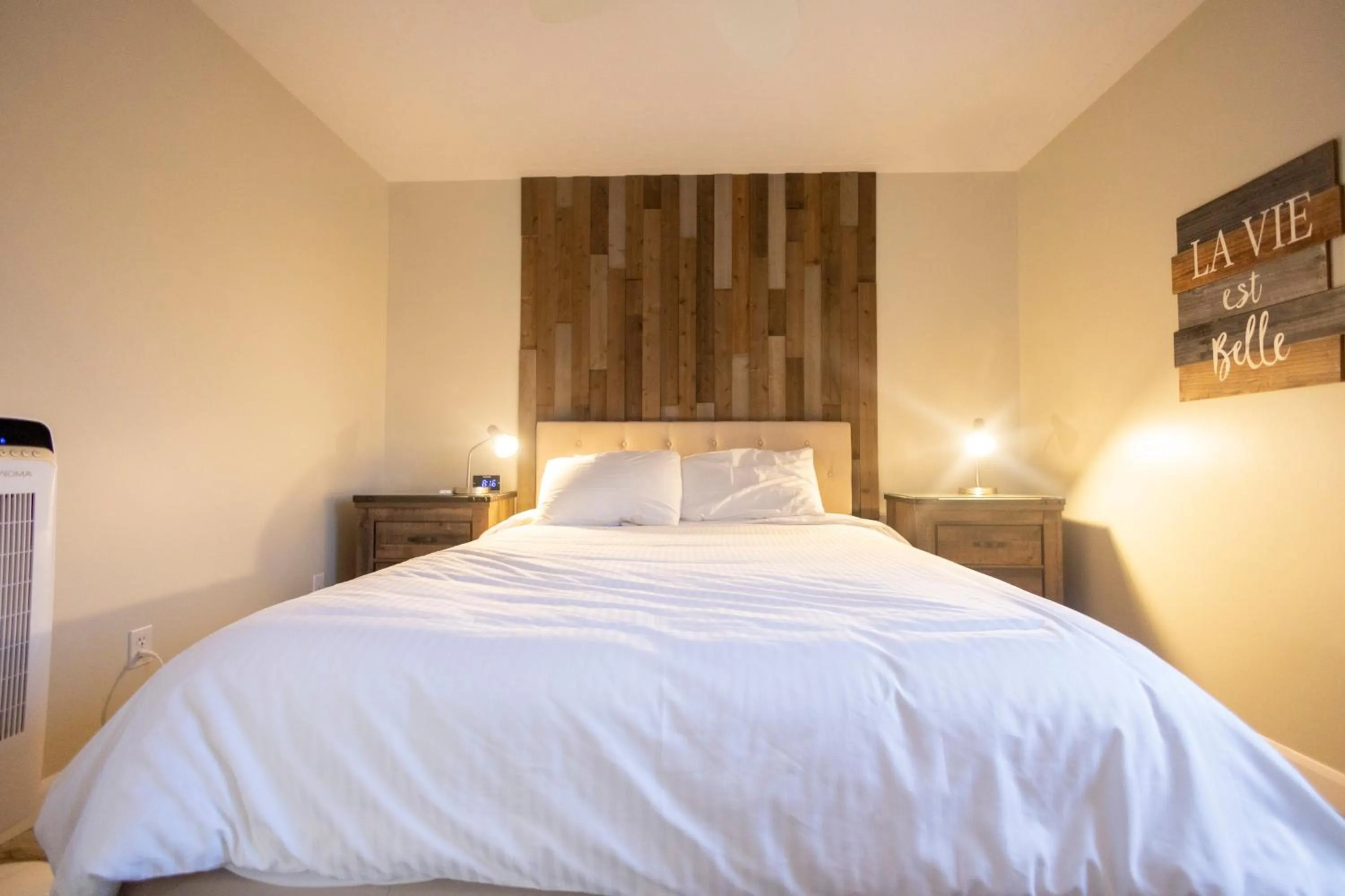 Bedroom, Bed in Le Contemporain