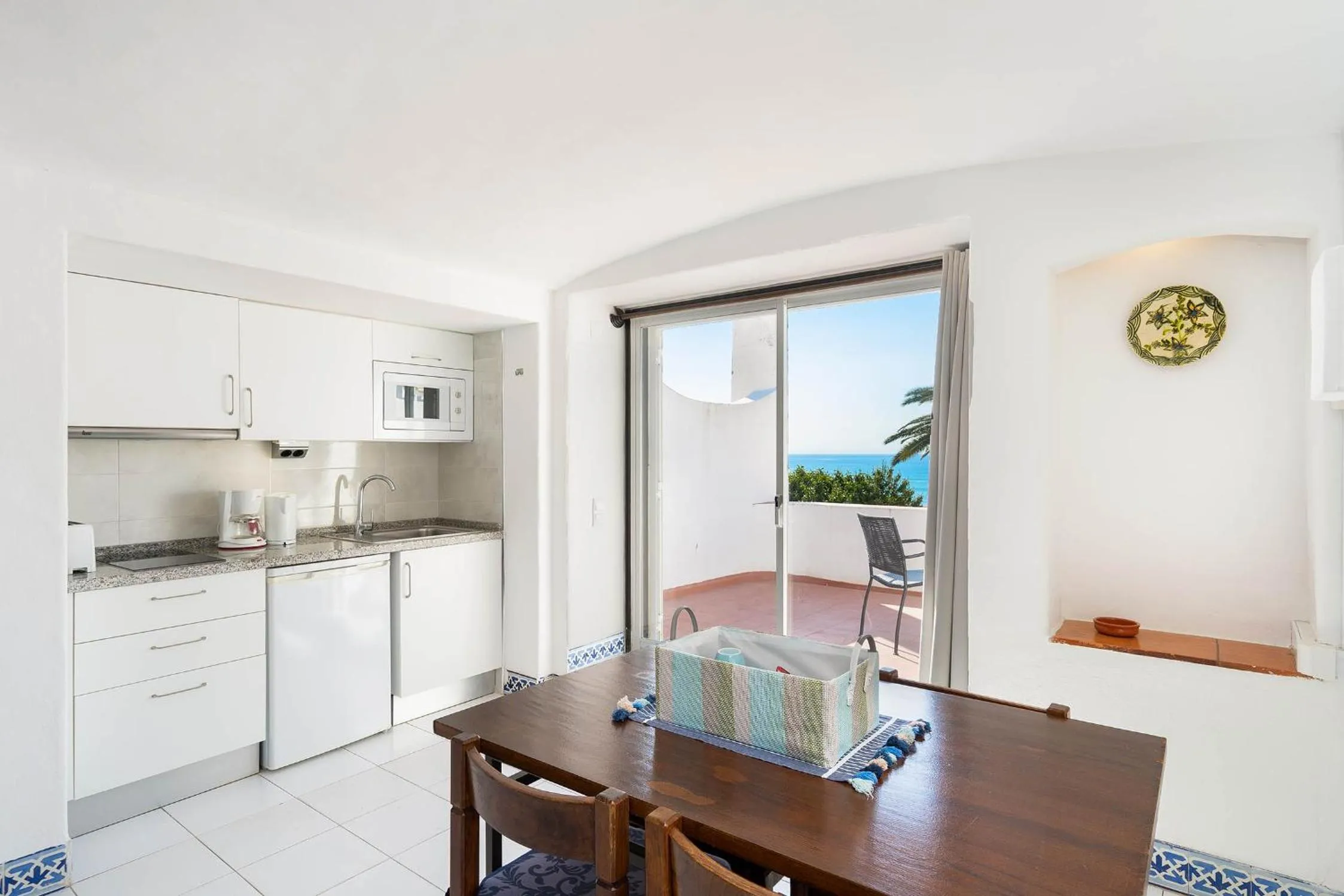 Kitchen or kitchenette in Apartamentos Borda D´Agua