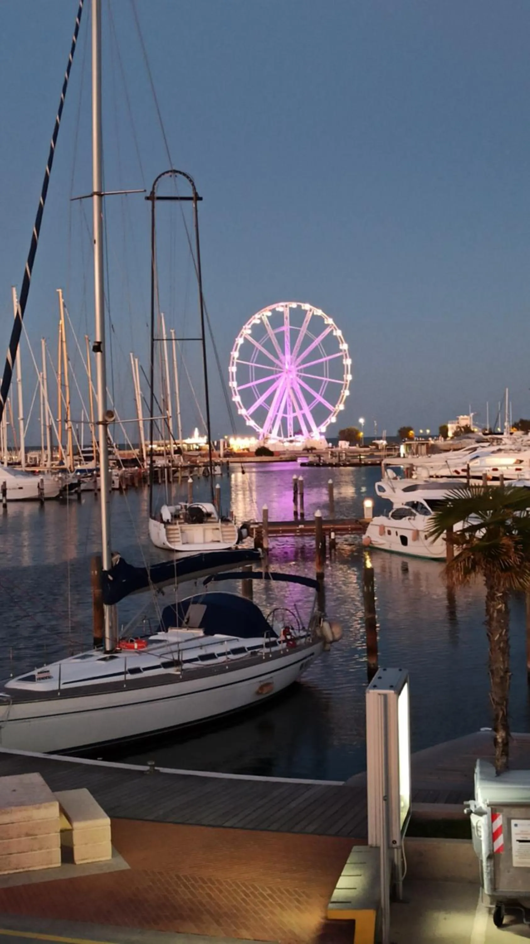 Property building in Hotel Crosal