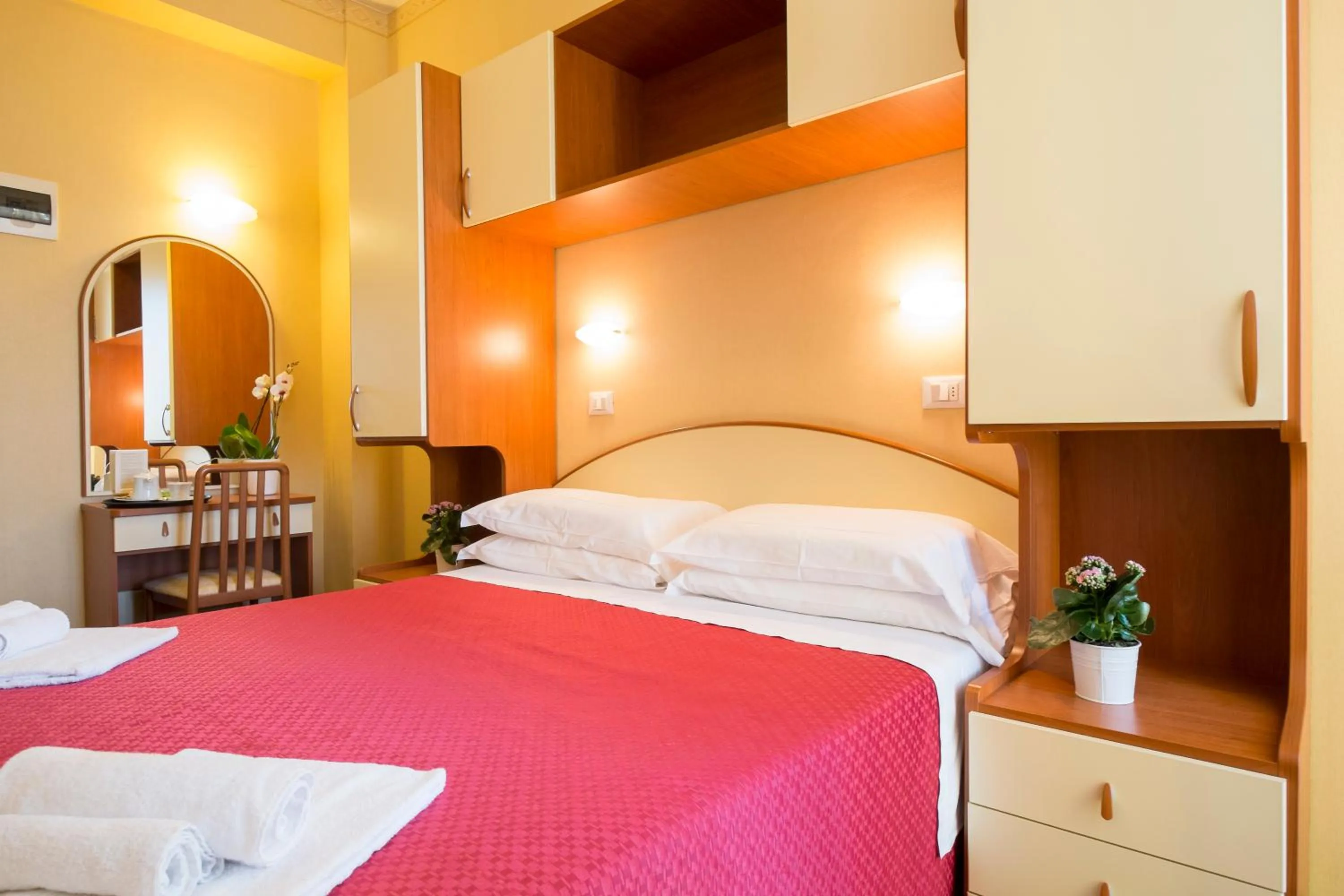 Bedroom, Bed in Hotel Crosal