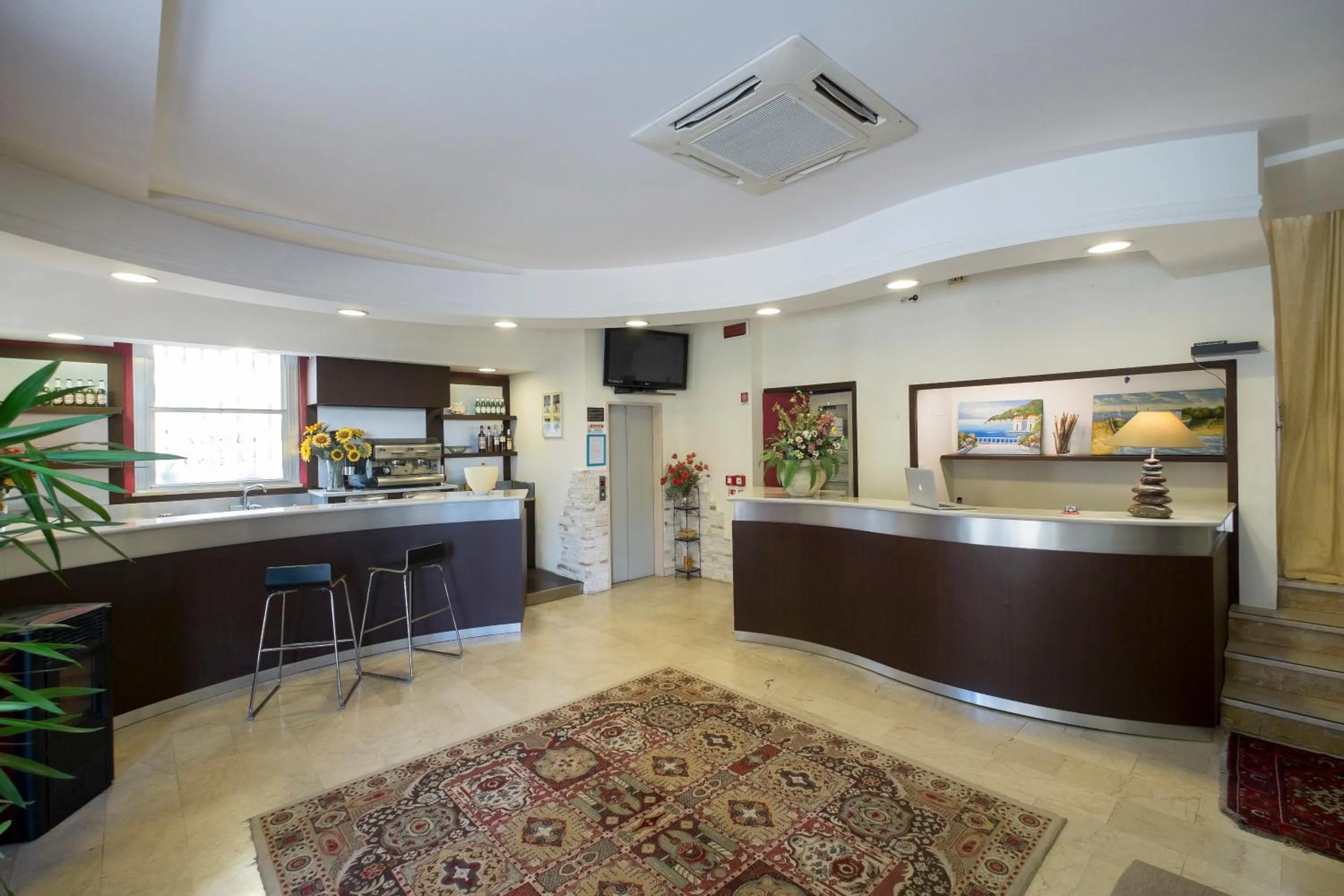 Lobby or reception in Hotel Crosal