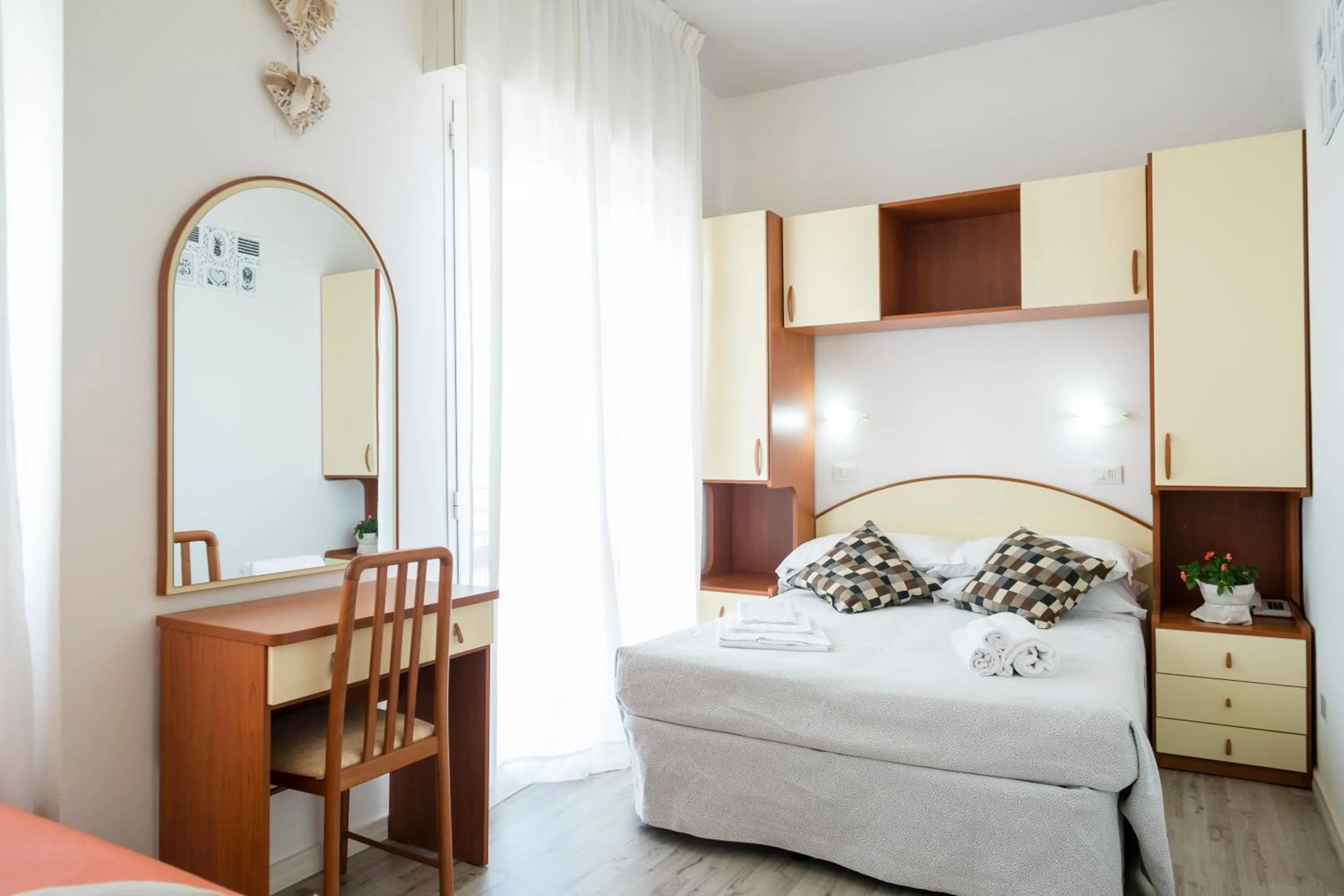 Bedroom, Bed in Hotel Crosal