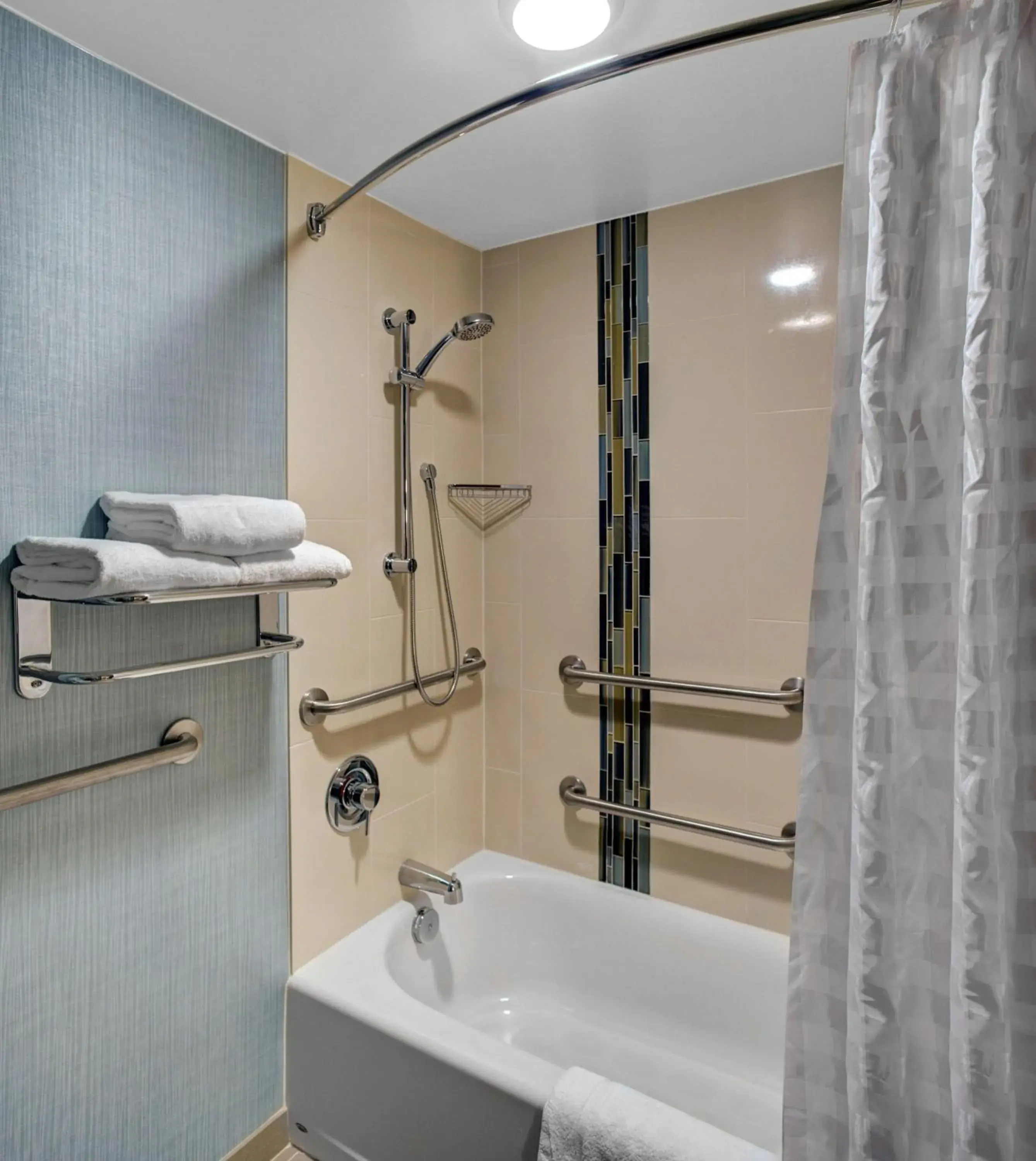 King Room with Sofa Bed and Accessible Tub - Disability Access in Hyatt Place Albuquerque Airport King Room with Sofa Bed and Accessible Tub - Disability Access in Hyatt Place Albuquerque Airport