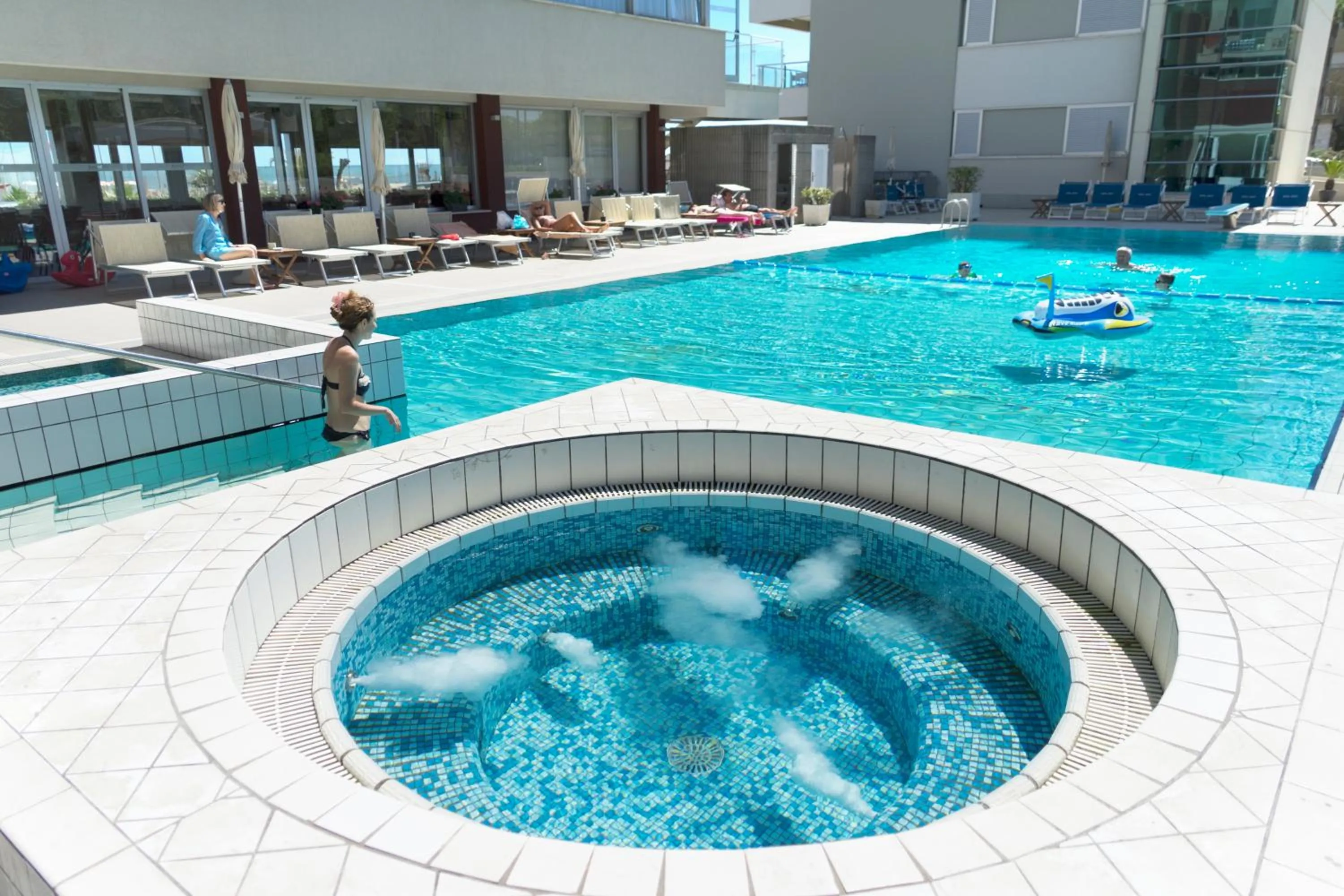 Pool view in Hotel Ascot & Spa