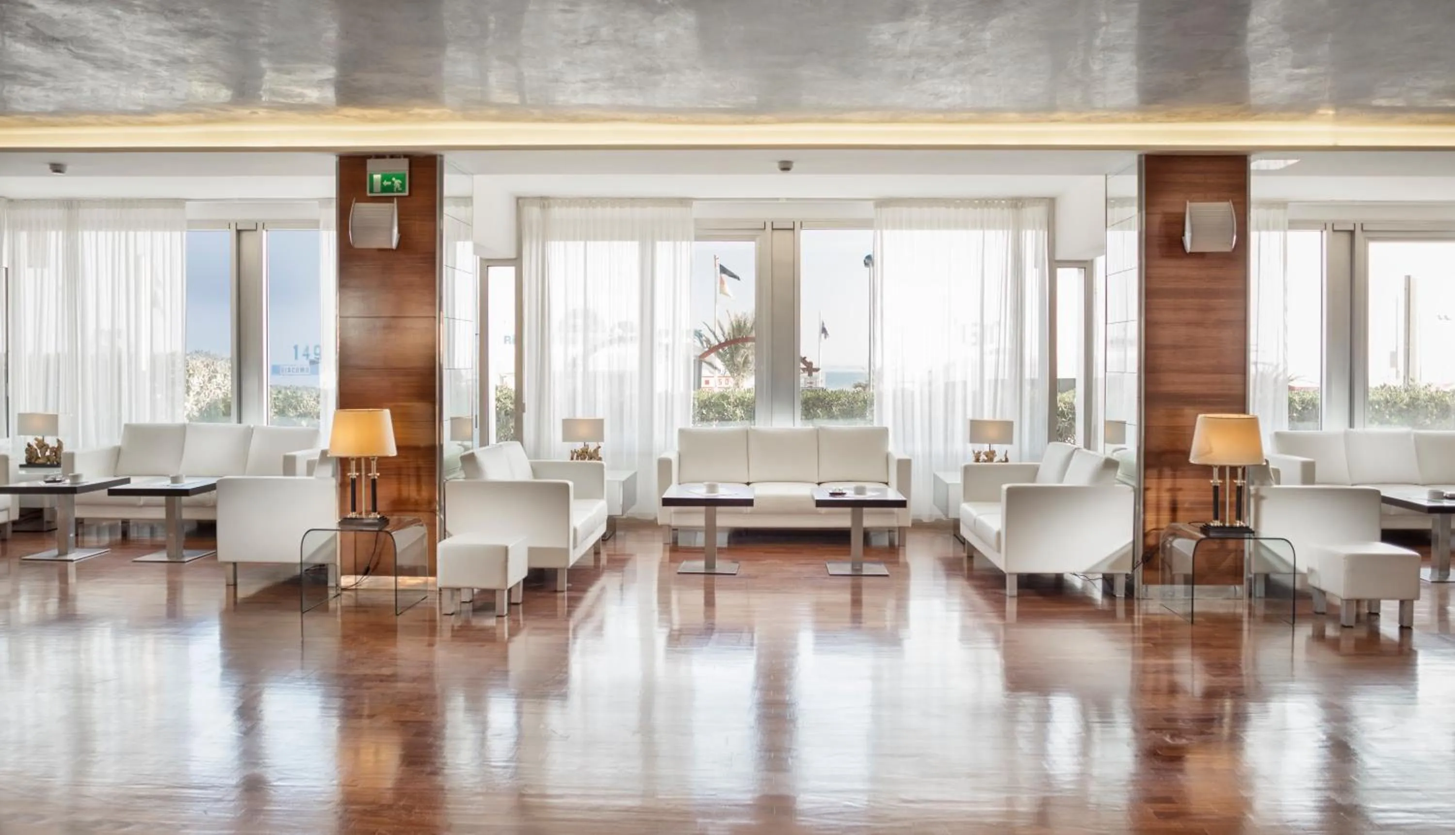 Communal lounge/ TV room in Hotel Ascot & Spa