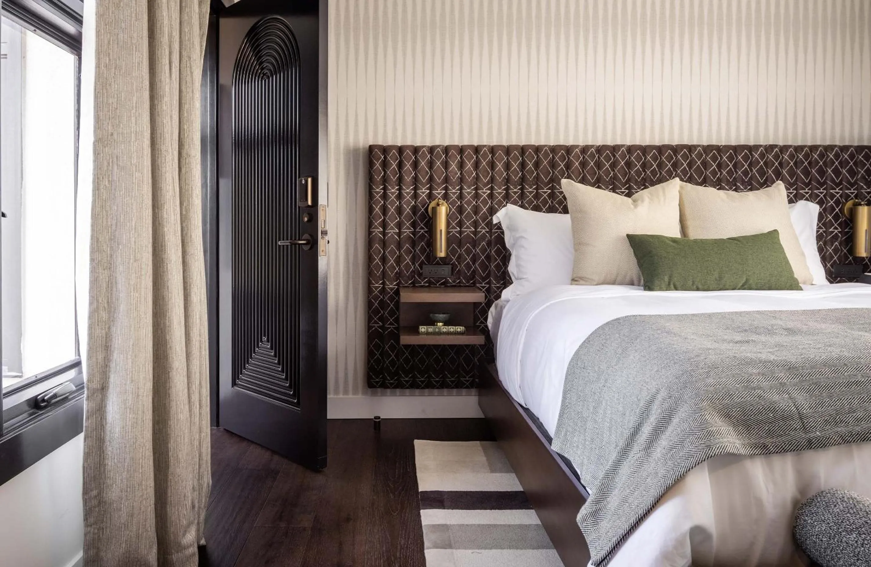 Bed in Orli La Jolla