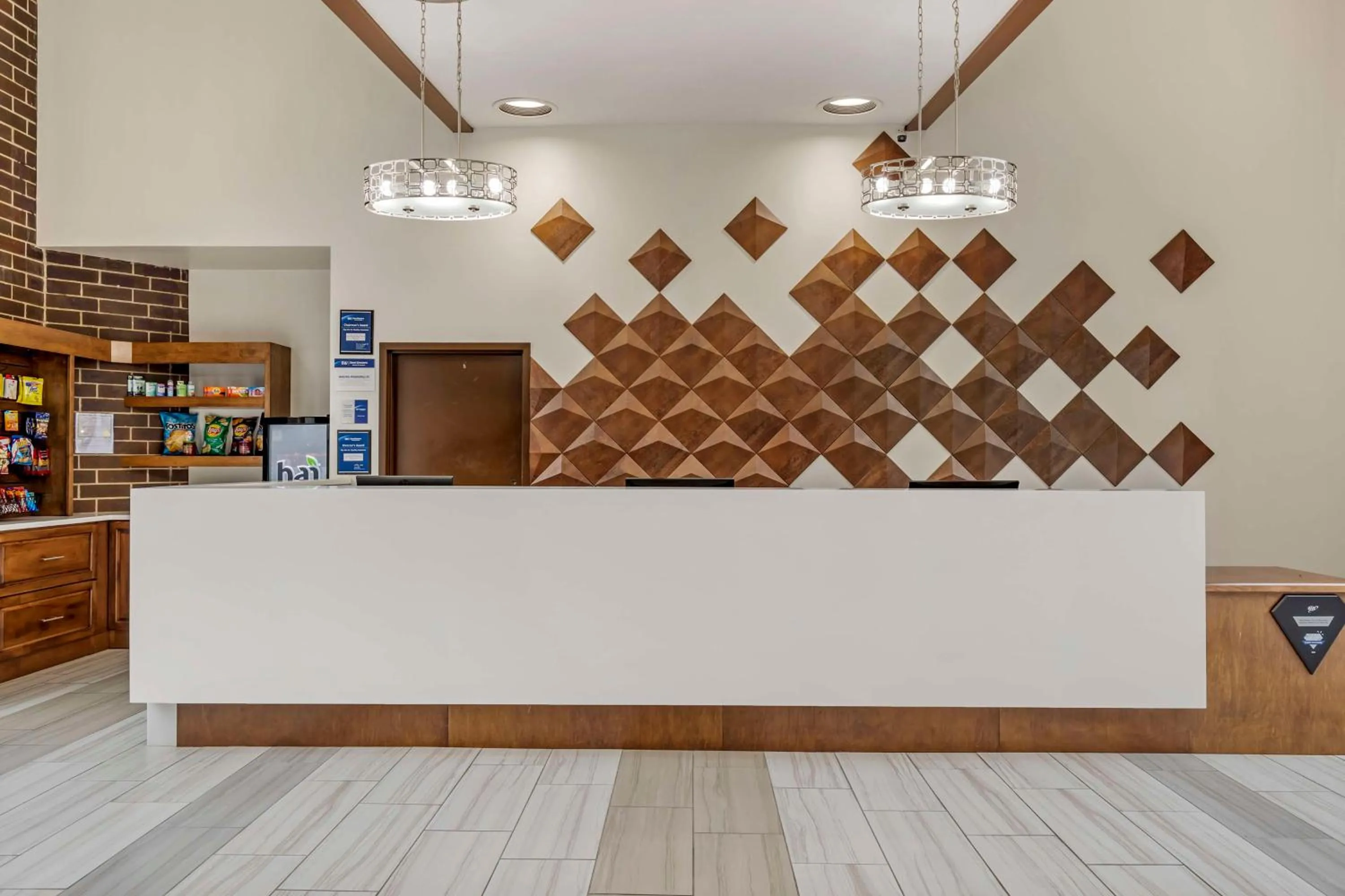 Lobby or reception in Best Western Plus Waterloo & Cedar Falls