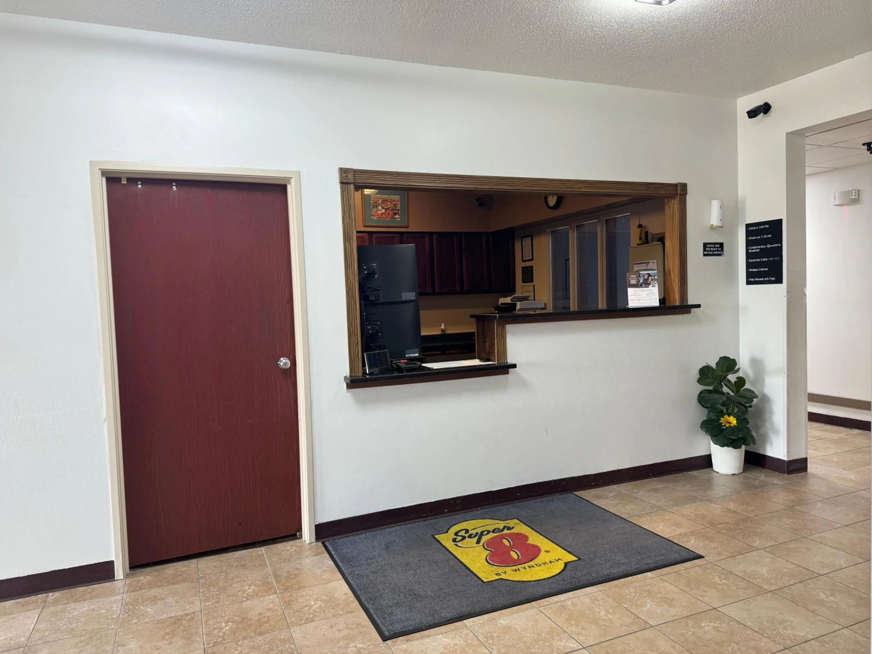 Super 8 by Wyndham Mason City