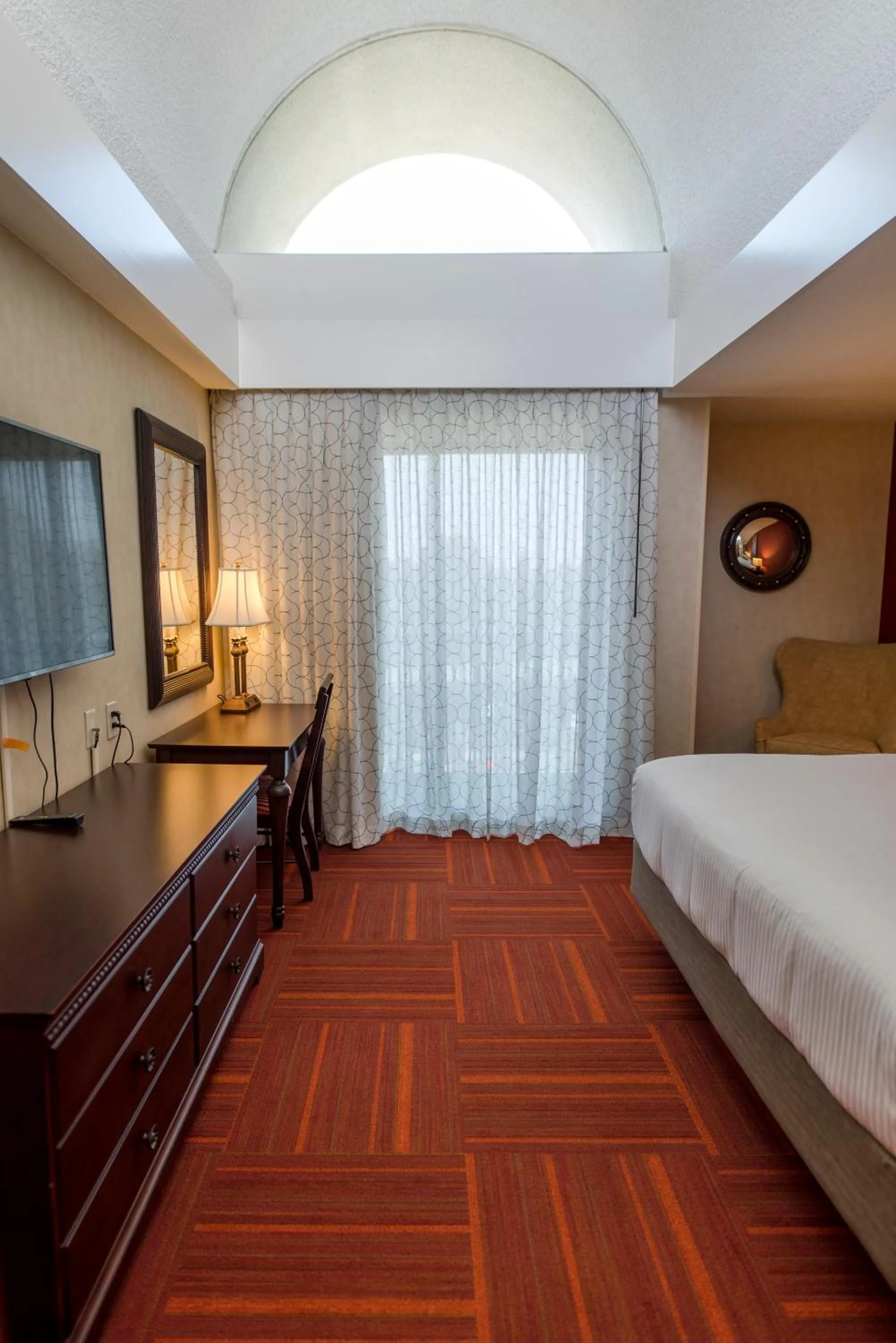 Bed in Howard Johnson by Wyndham Anaheim Hotel & Water Playground