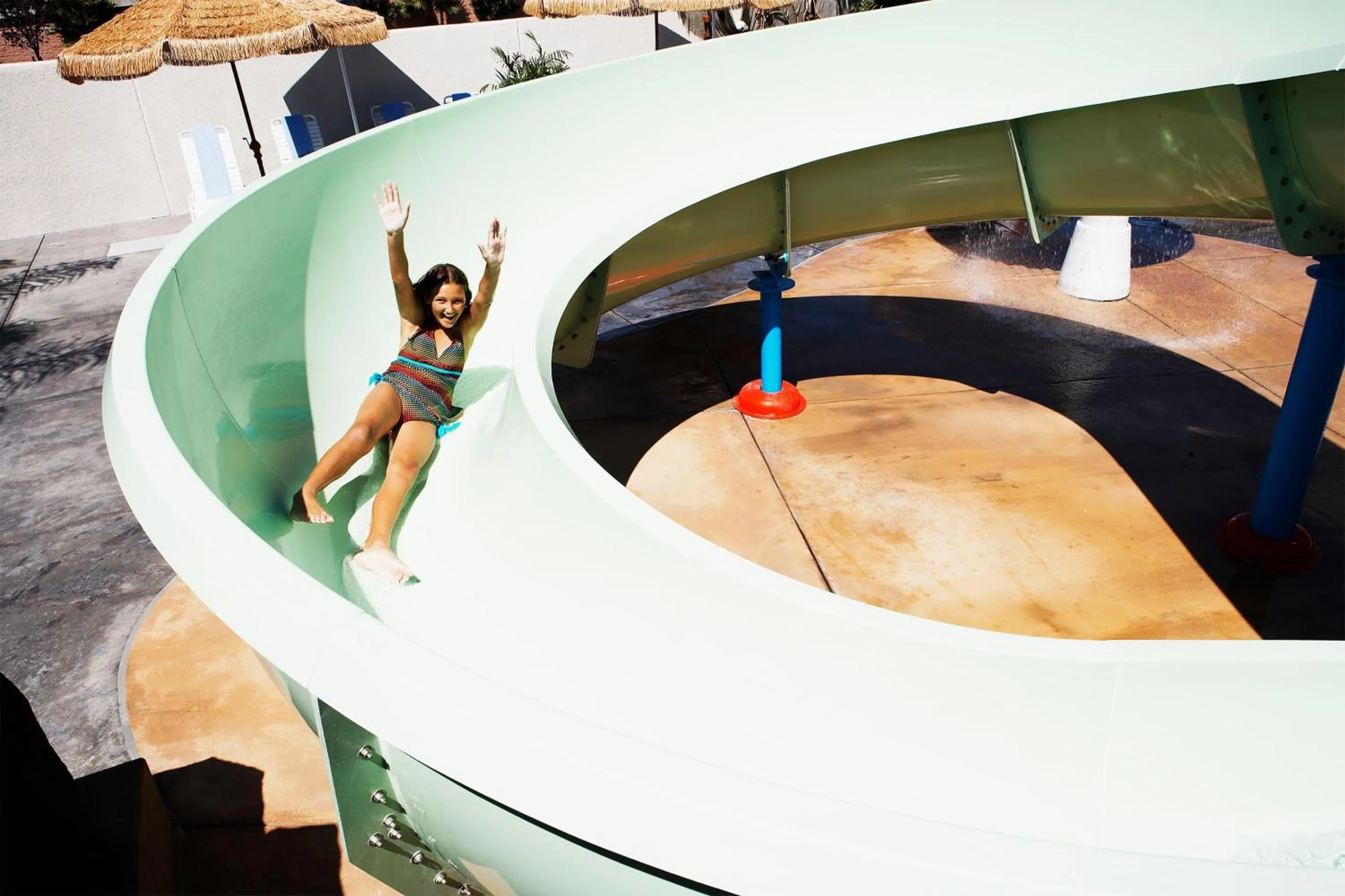 Swimming pool in Howard Johnson by Wyndham Anaheim Hotel & Water Playground