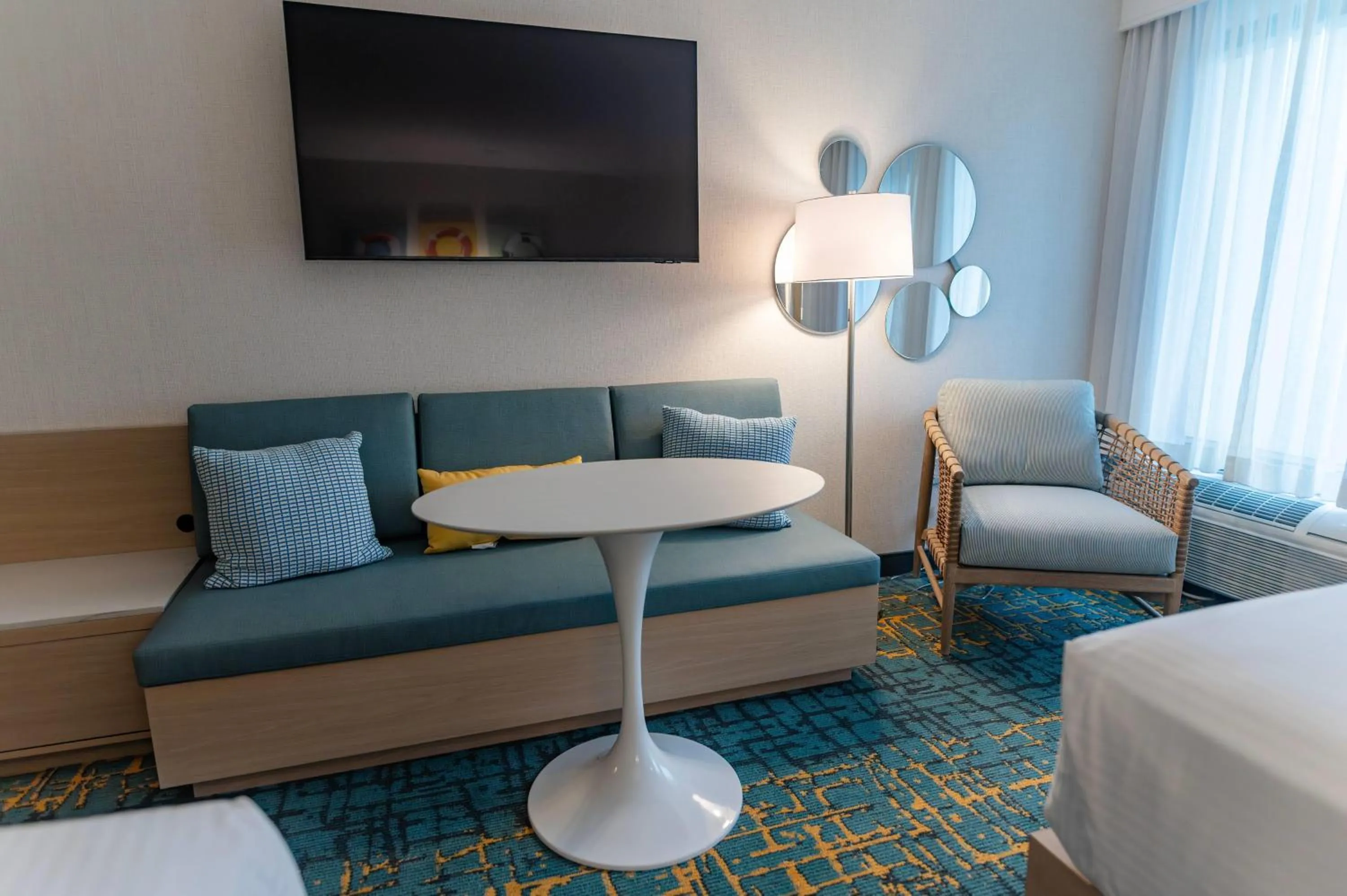 Photo of the whole room in Howard Johnson by Wyndham Anaheim Hotel and Water Playground