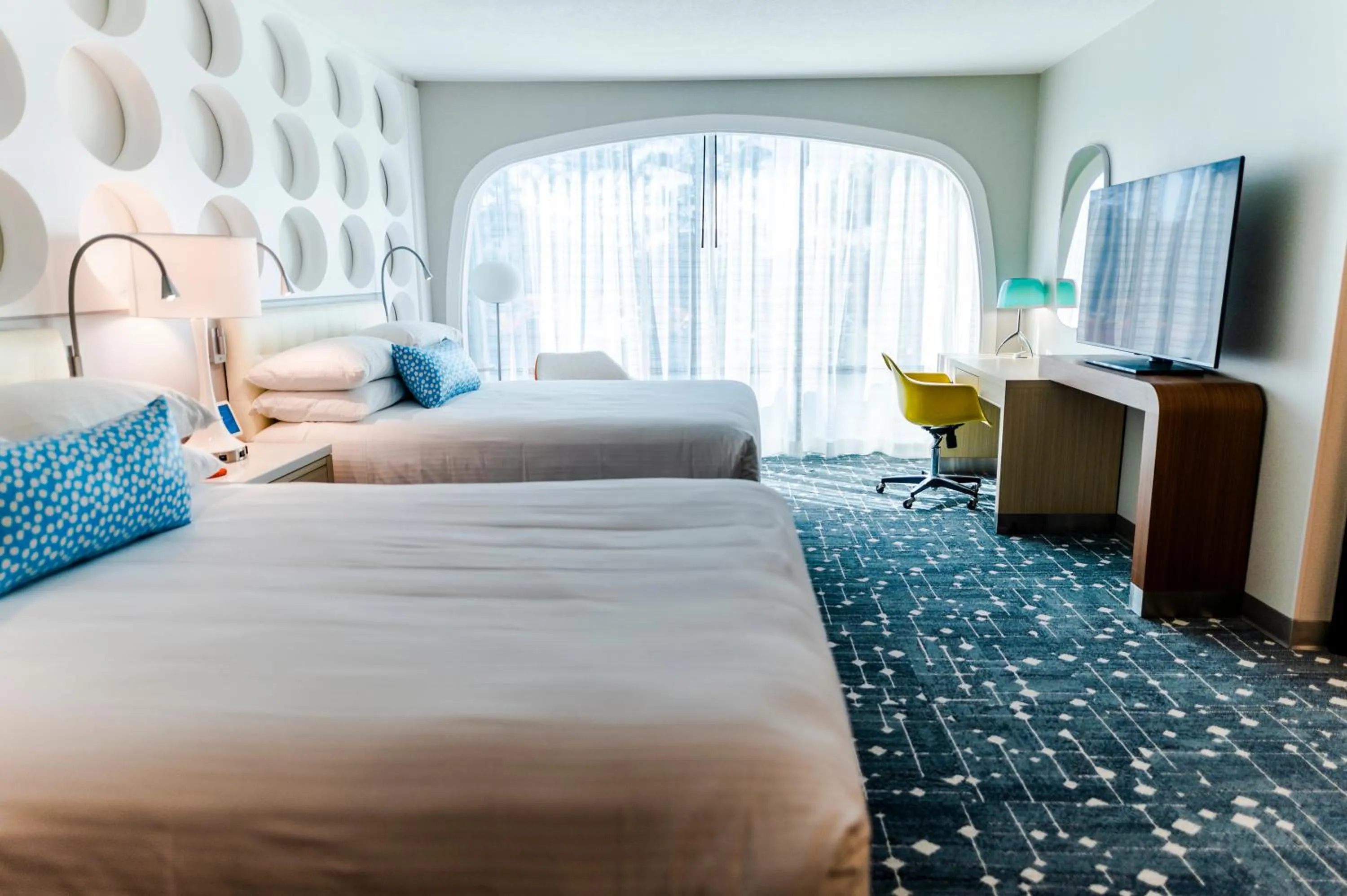 Bed in Howard Johnson by Wyndham Anaheim Hotel & Water Playground