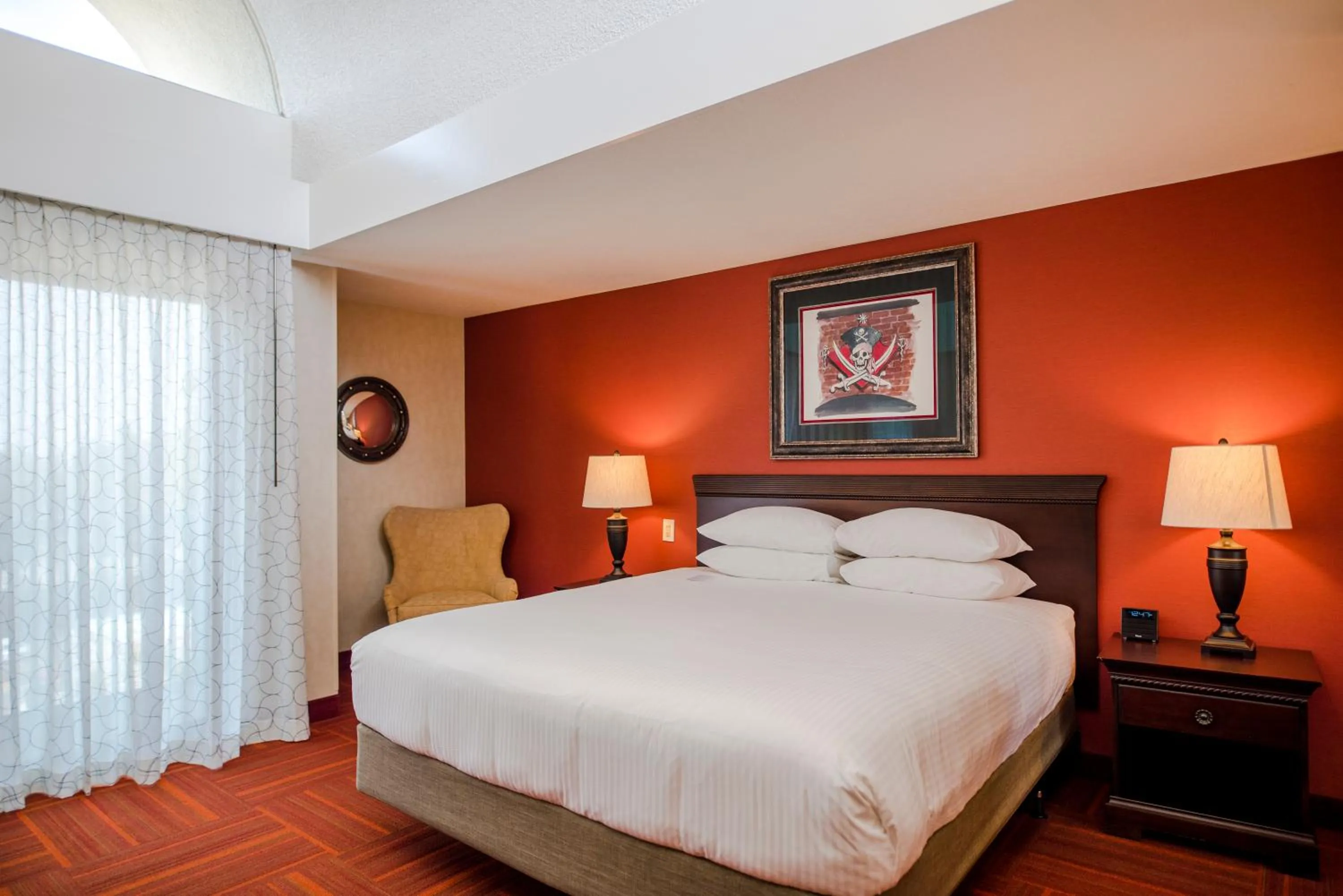 Bed in Howard Johnson by Wyndham Anaheim Hotel & Water Playground