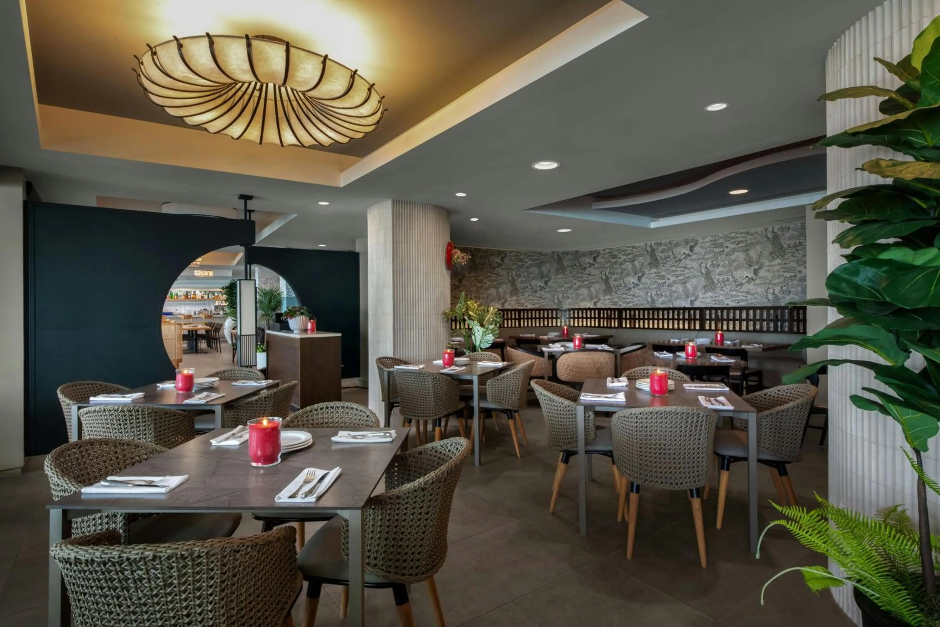 Restaurant/places to eat in Pier South Resort, Autograph Collection