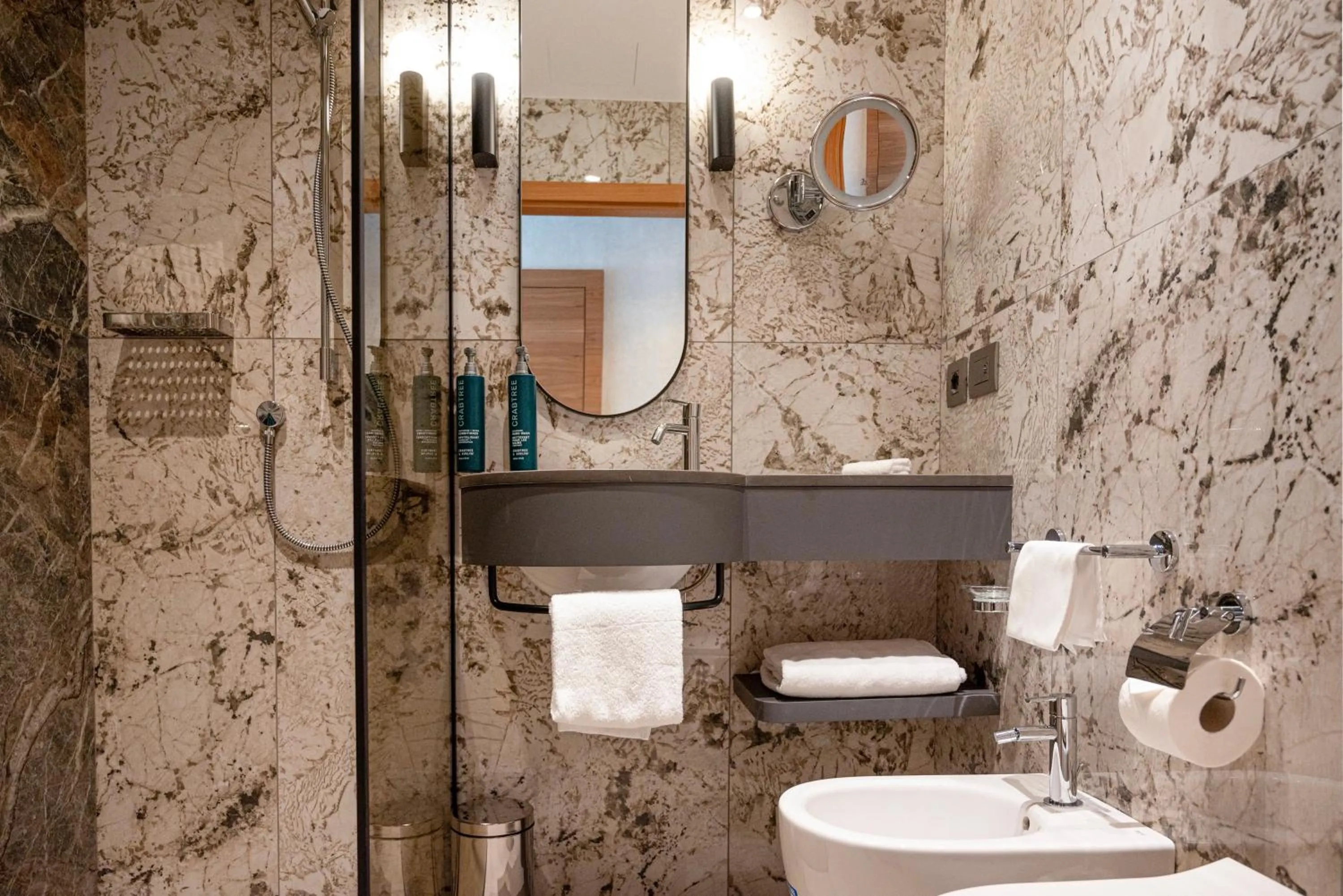 Bathroom in Hilton Milan