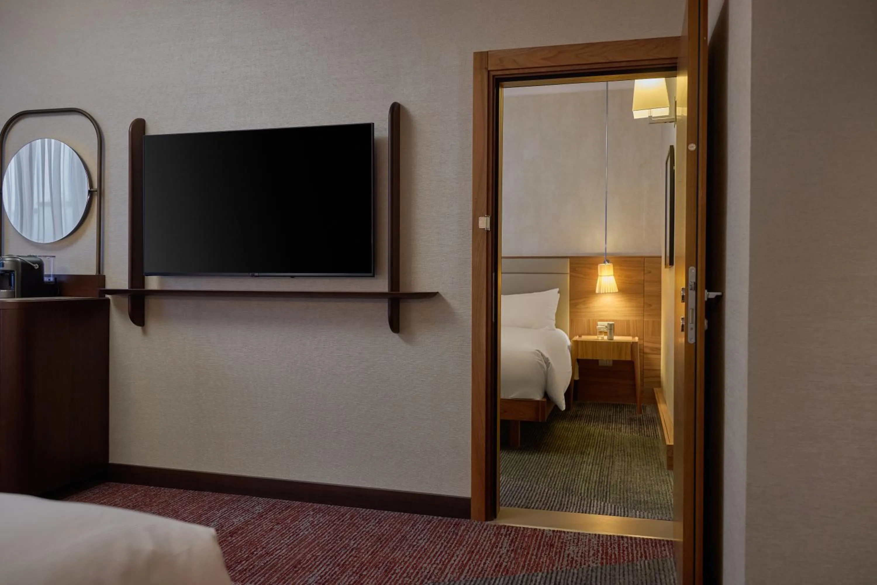 Photo of the whole room, Bed in Hilton Milan