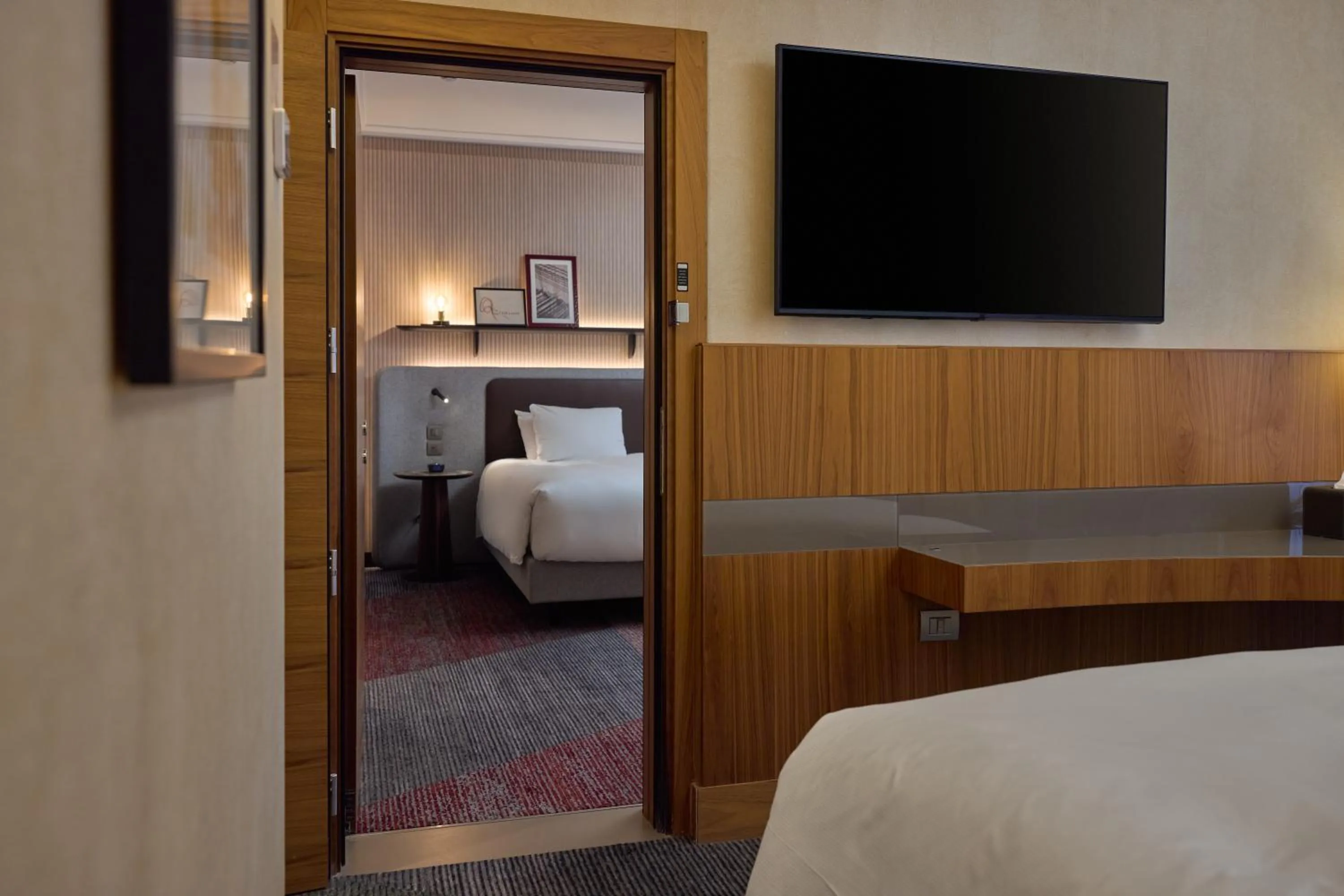 Photo of the whole room, Bed in Hilton Milan