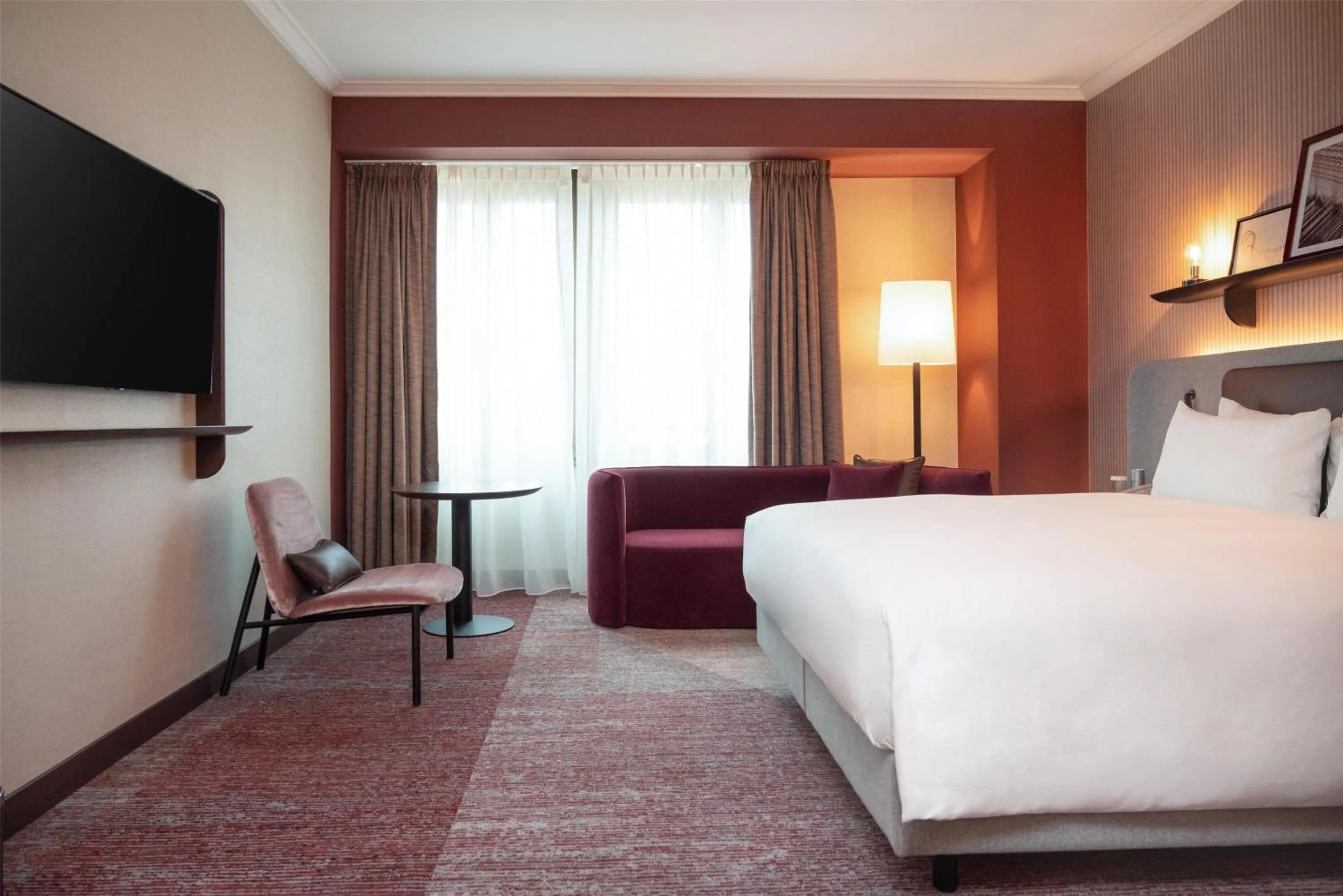 Living room, Bed in Hilton Milan