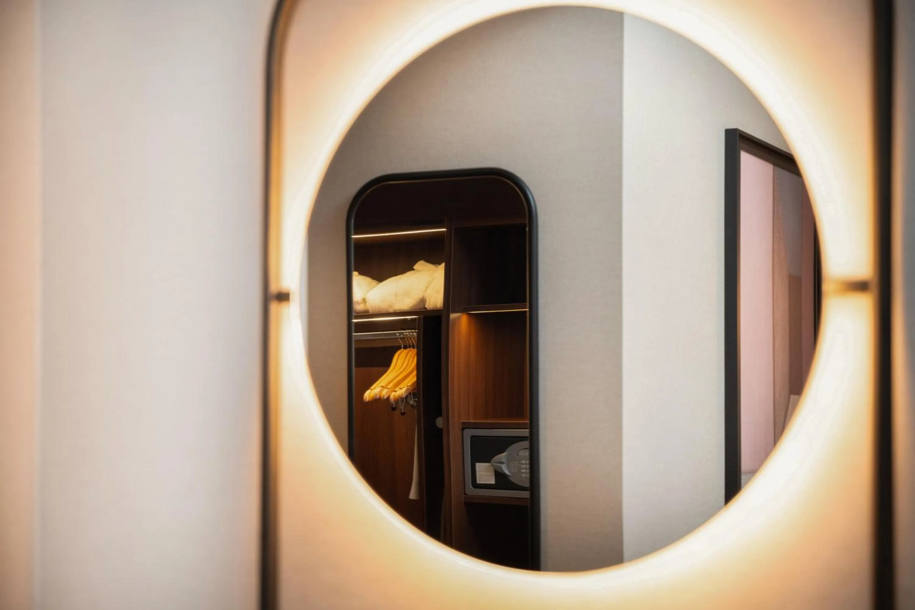 wardrobe in Hilton Milan