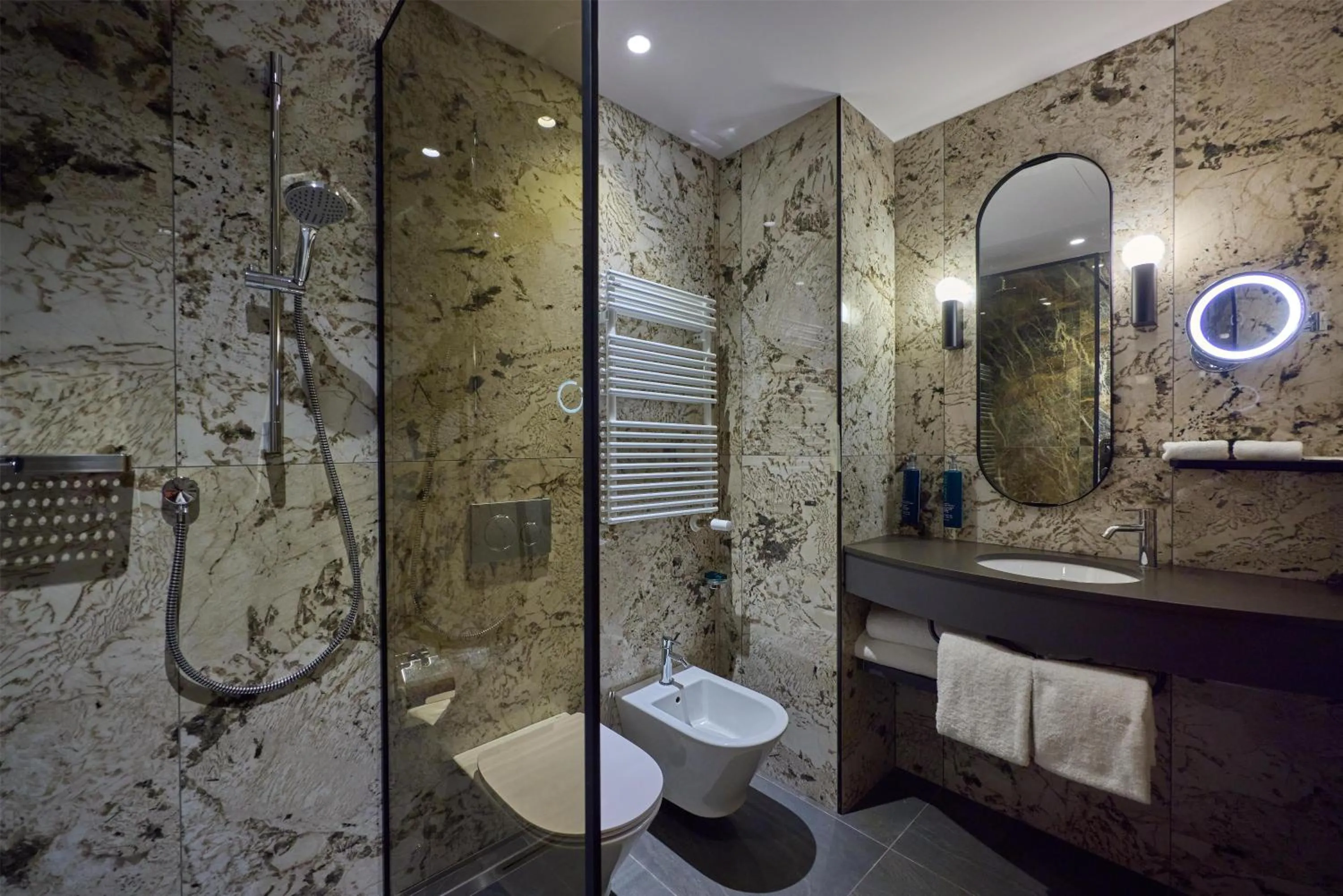 Bathroom in Hilton Milan