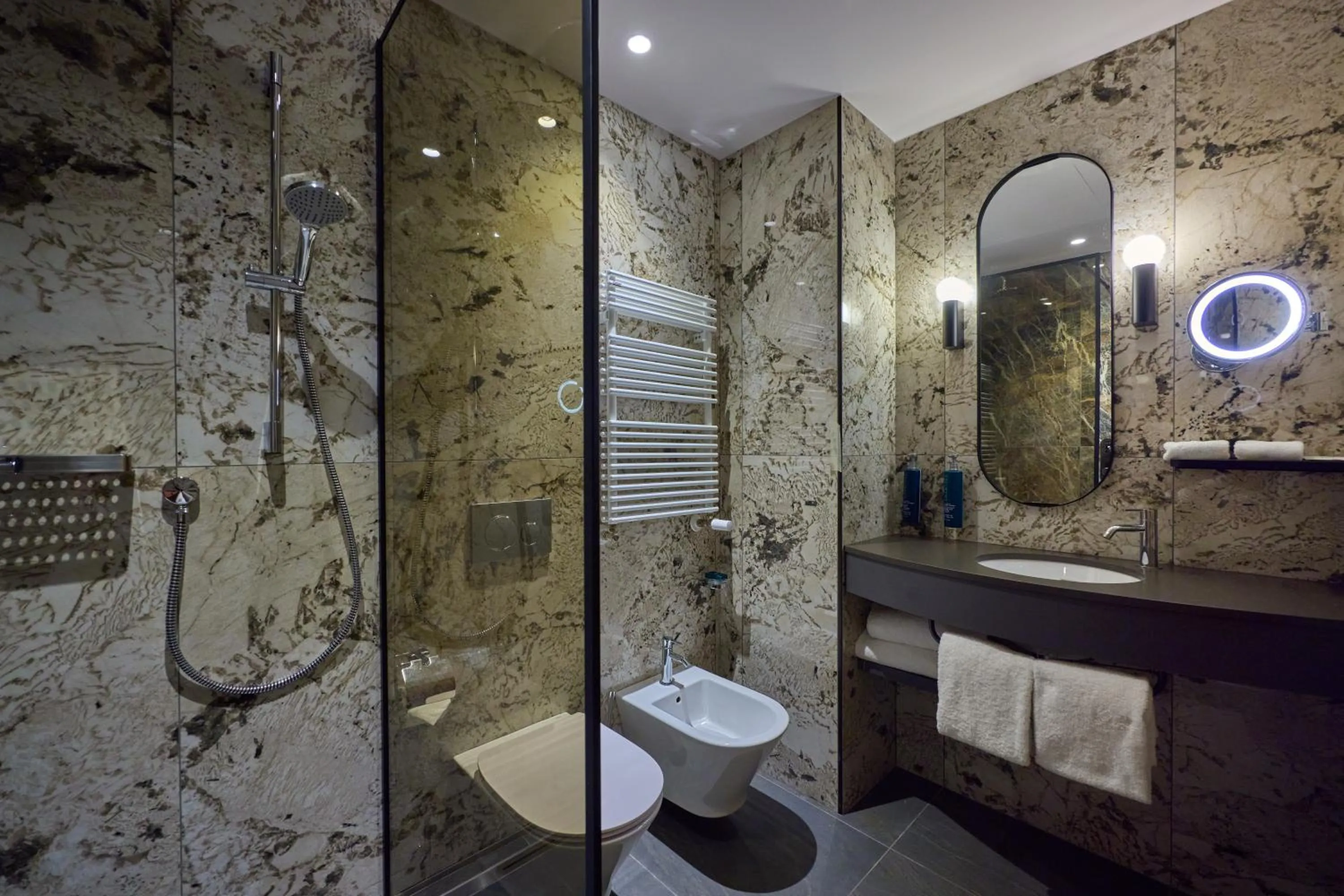 Bathroom in Hilton Milan