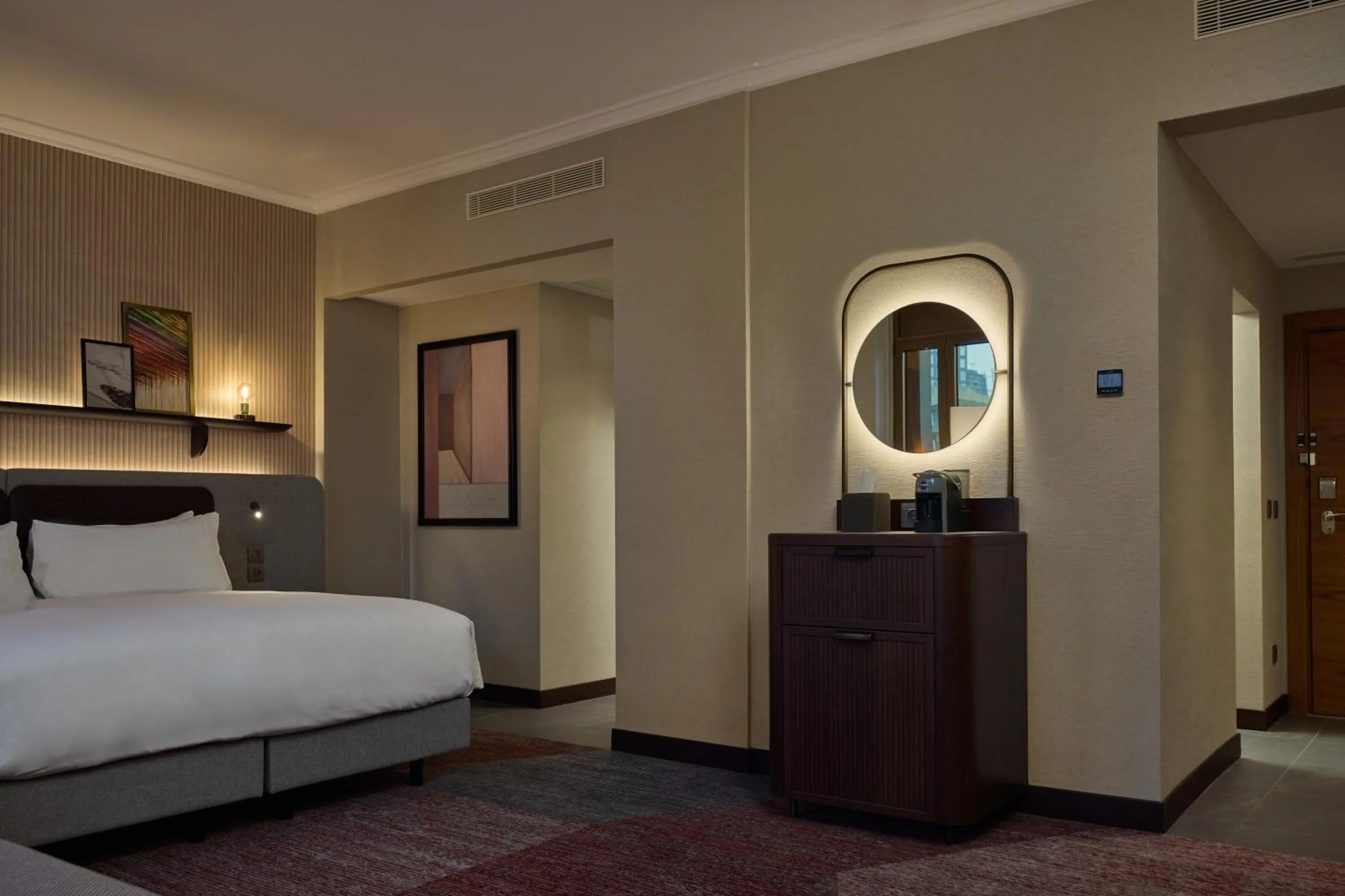 Photo of the whole room, Bed in Hilton Milan