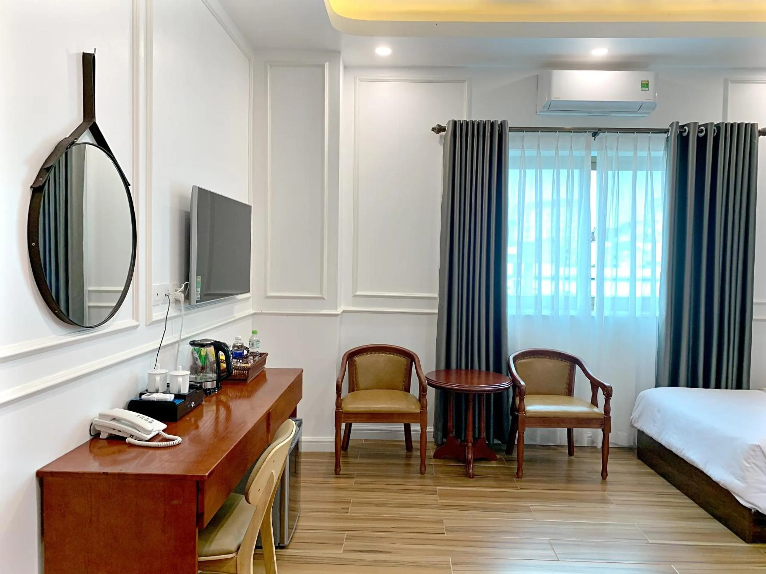 Bedroom, Bed in Thuận Phát Hotel