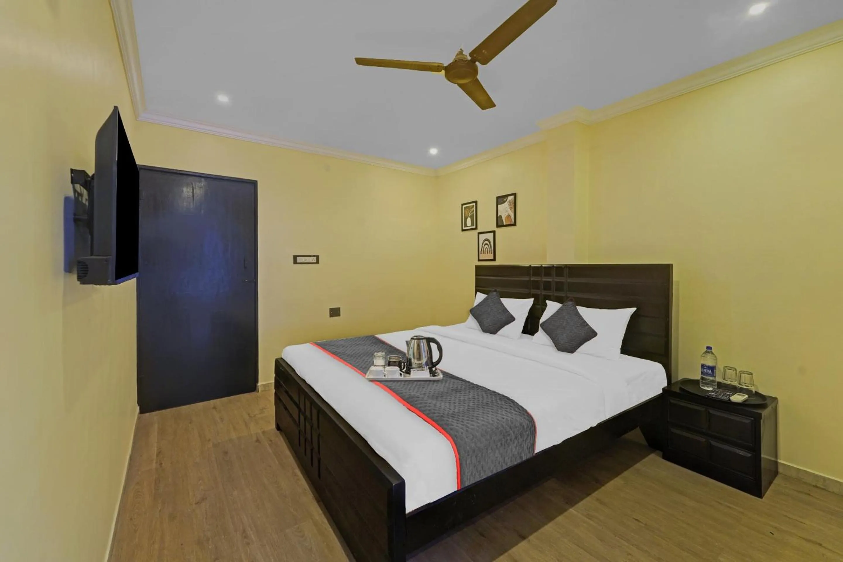 Bedroom, Bed in Townhouse Fantasea Hotels Near OMR