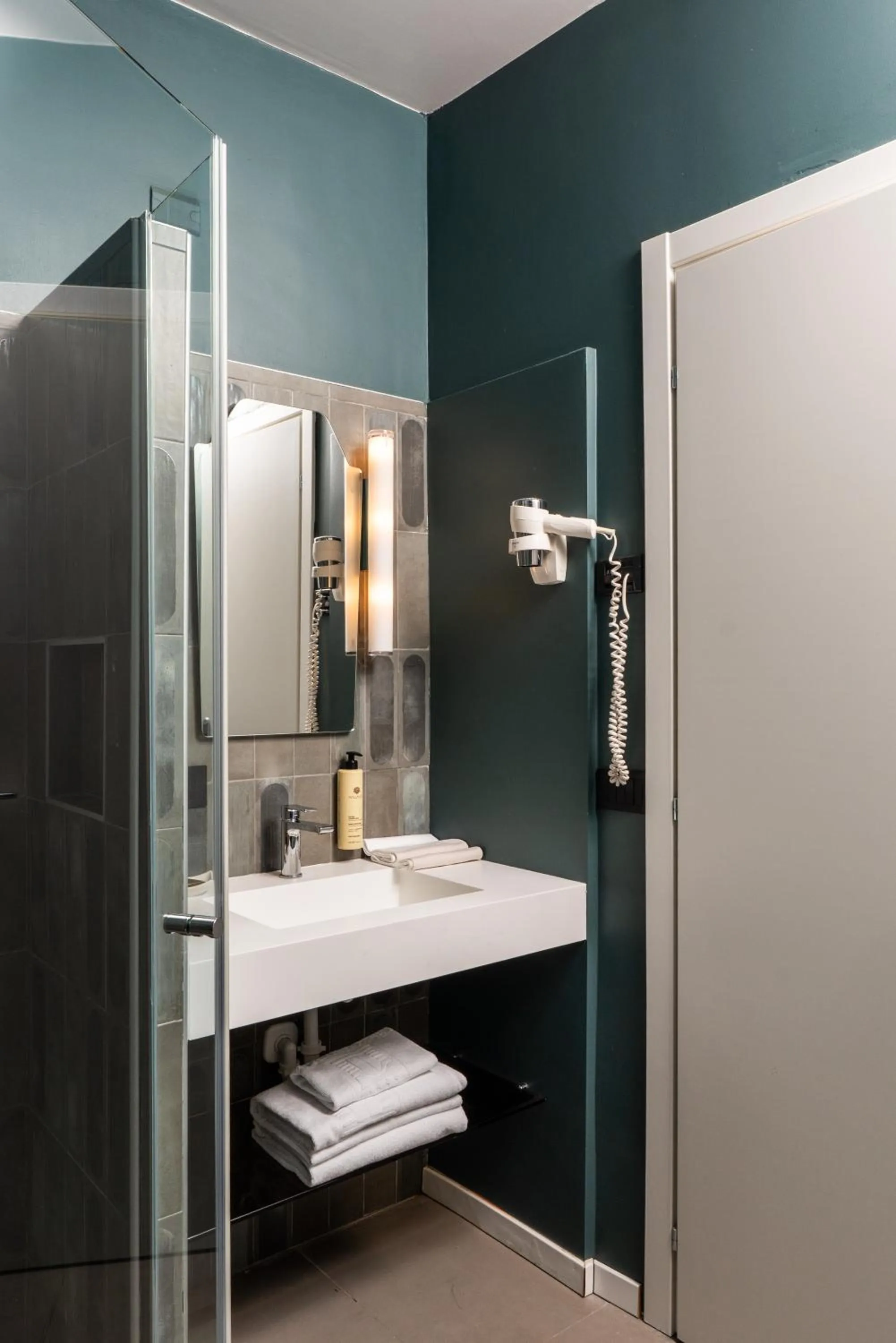 Shower in Hotel Royal Falcone