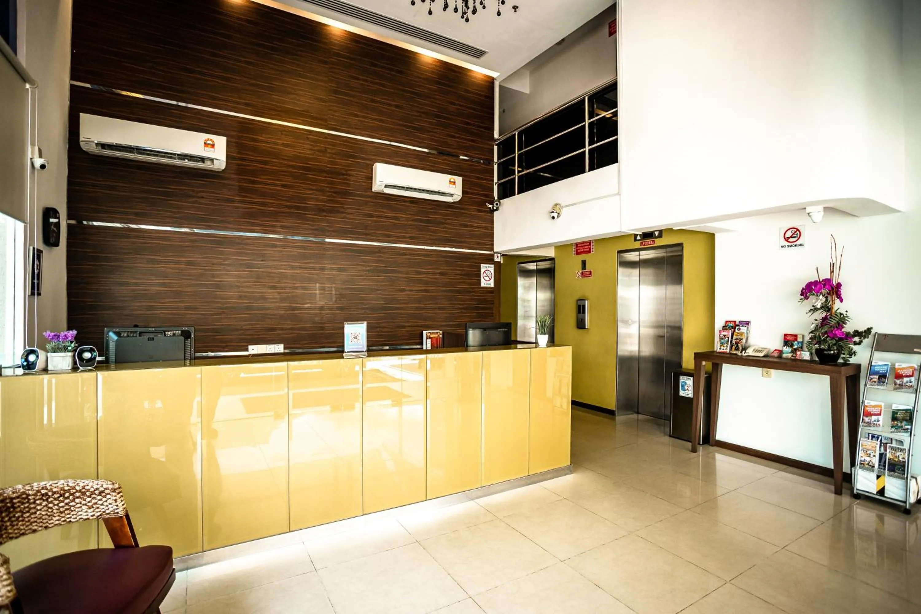 Lobby or reception in PP Hotel by Moxy