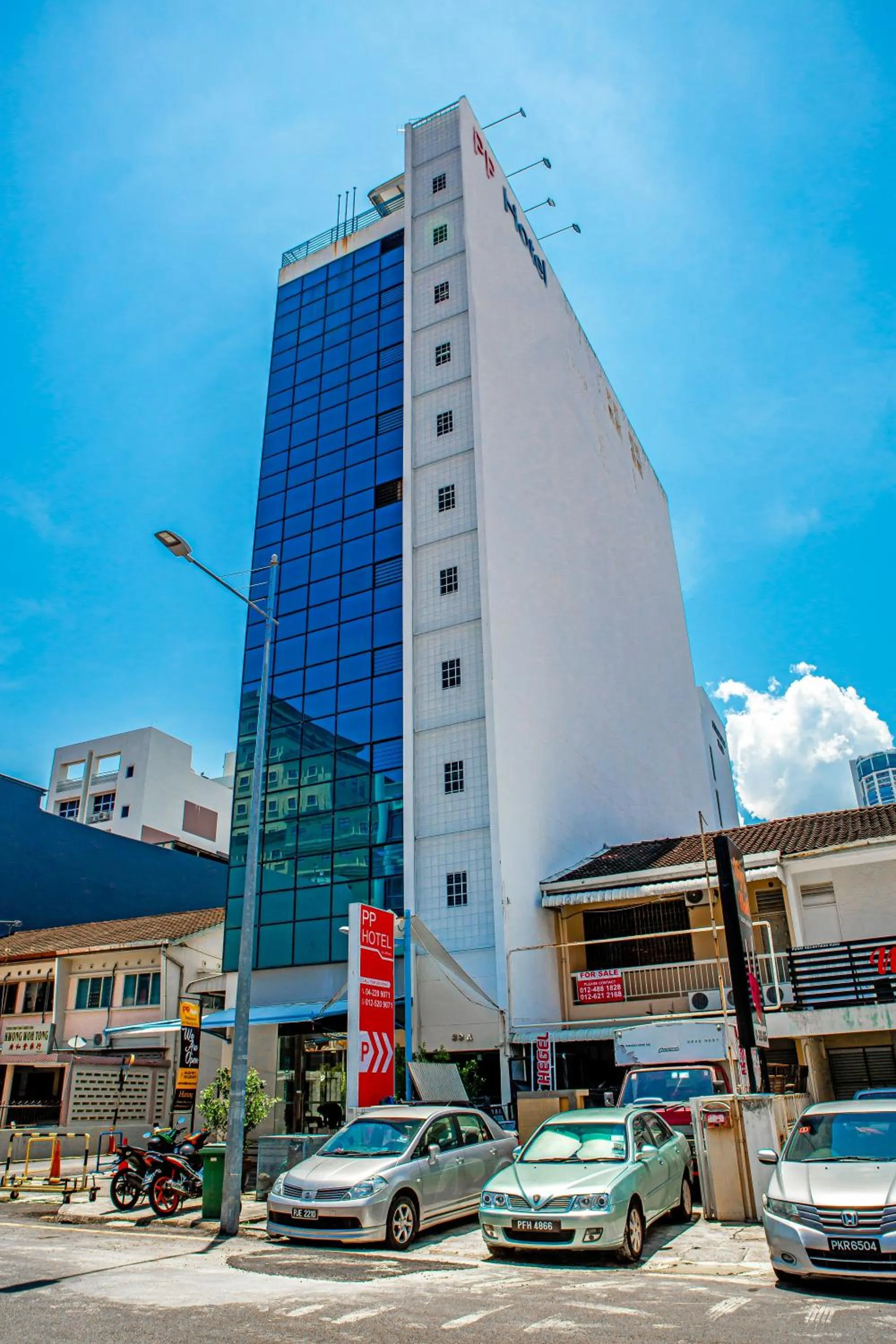 Property building in PP Hotel by Moxy