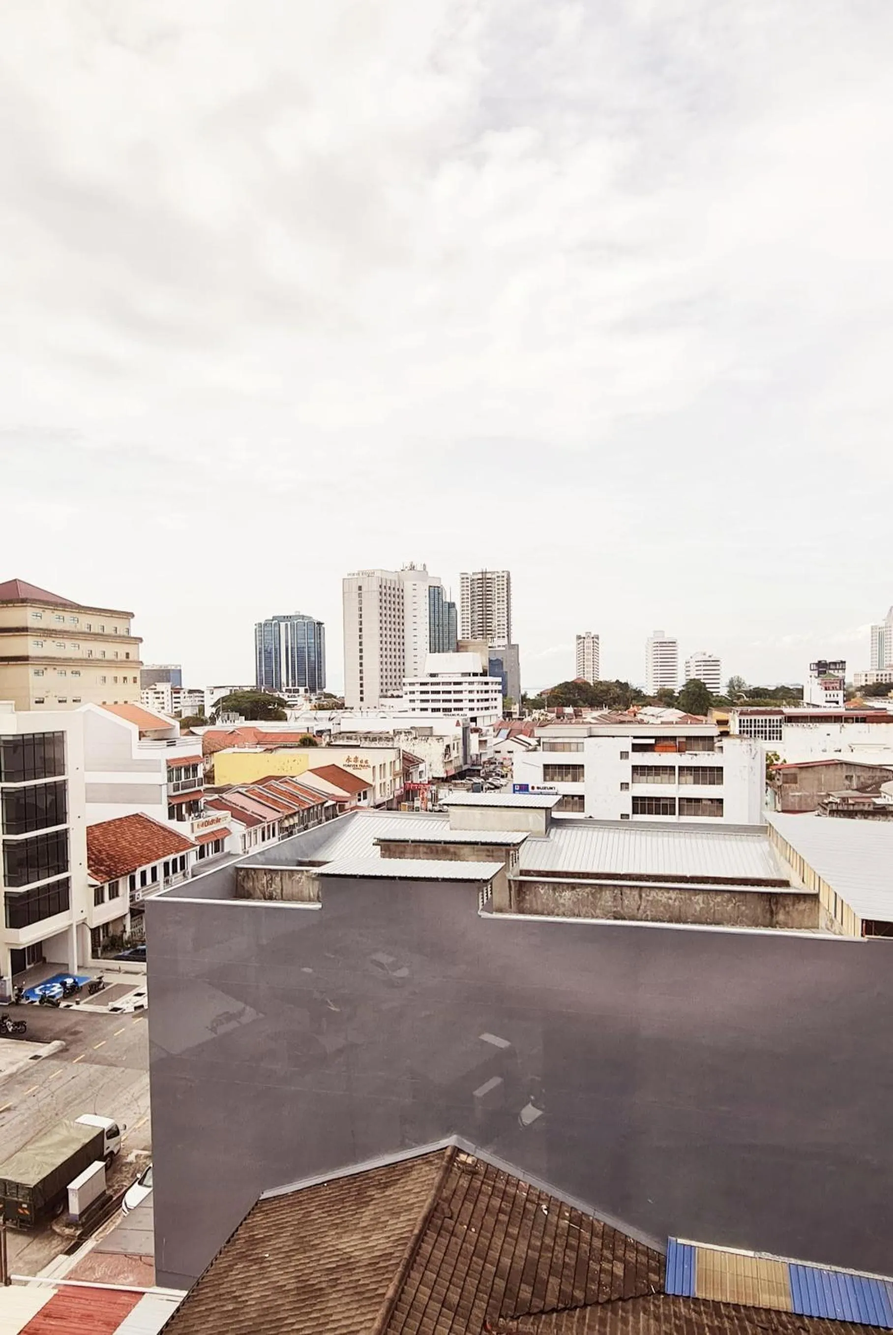 City view in PP Hotel by Moxy
