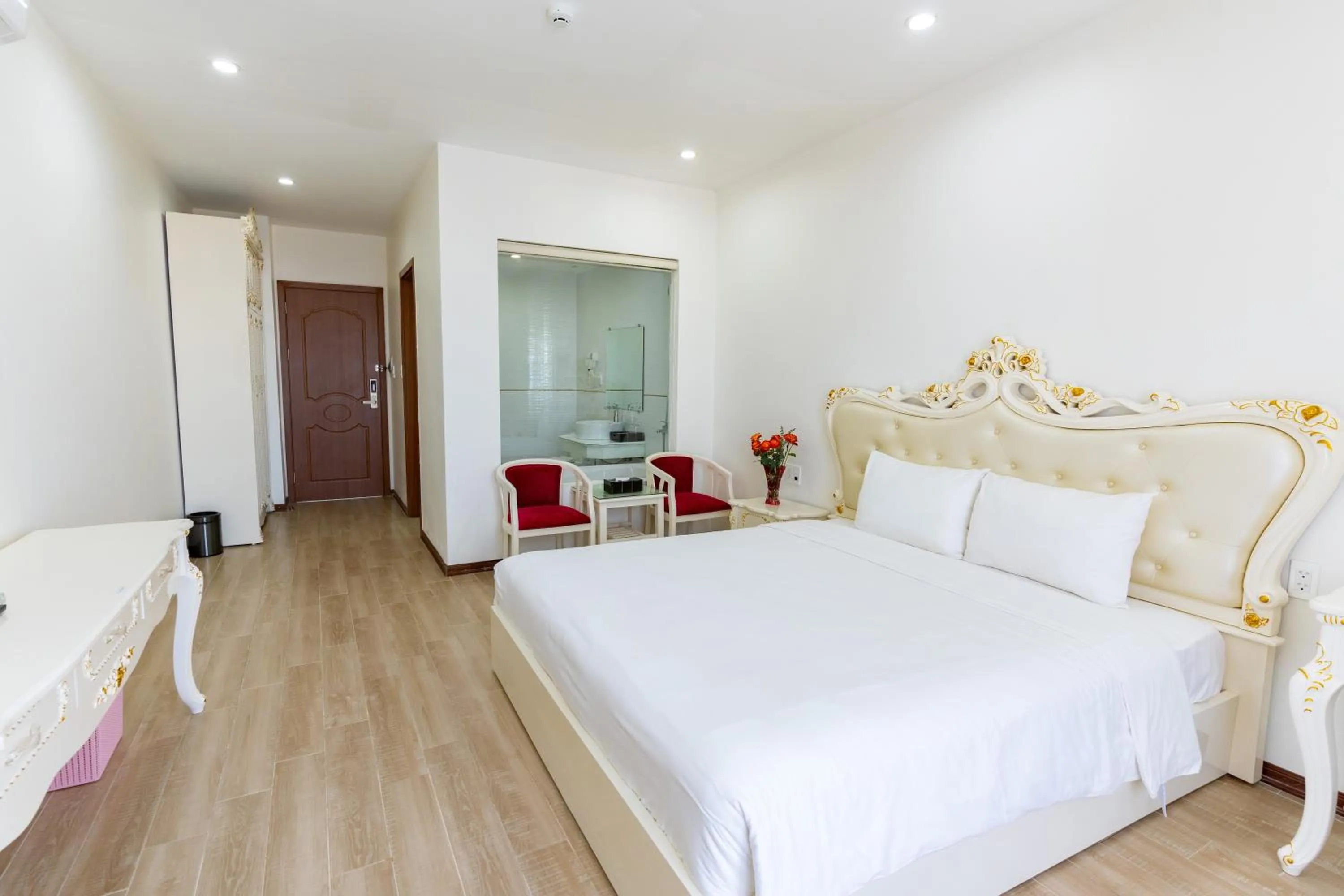 Photo of the whole room, Bed in Grand Hill Hotel & Apartment