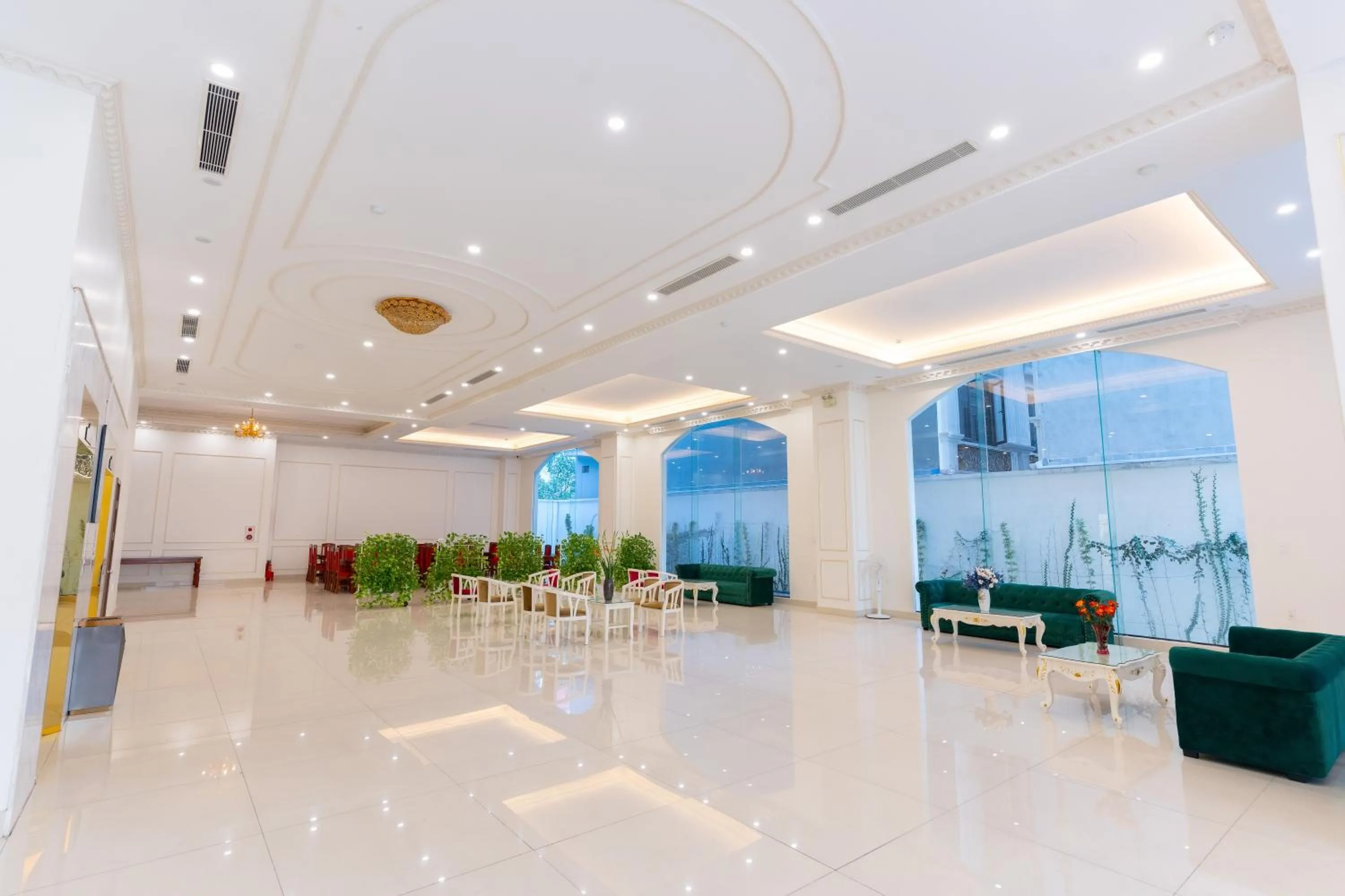 Lobby or reception in Grand Hill Hotel & Apartment
