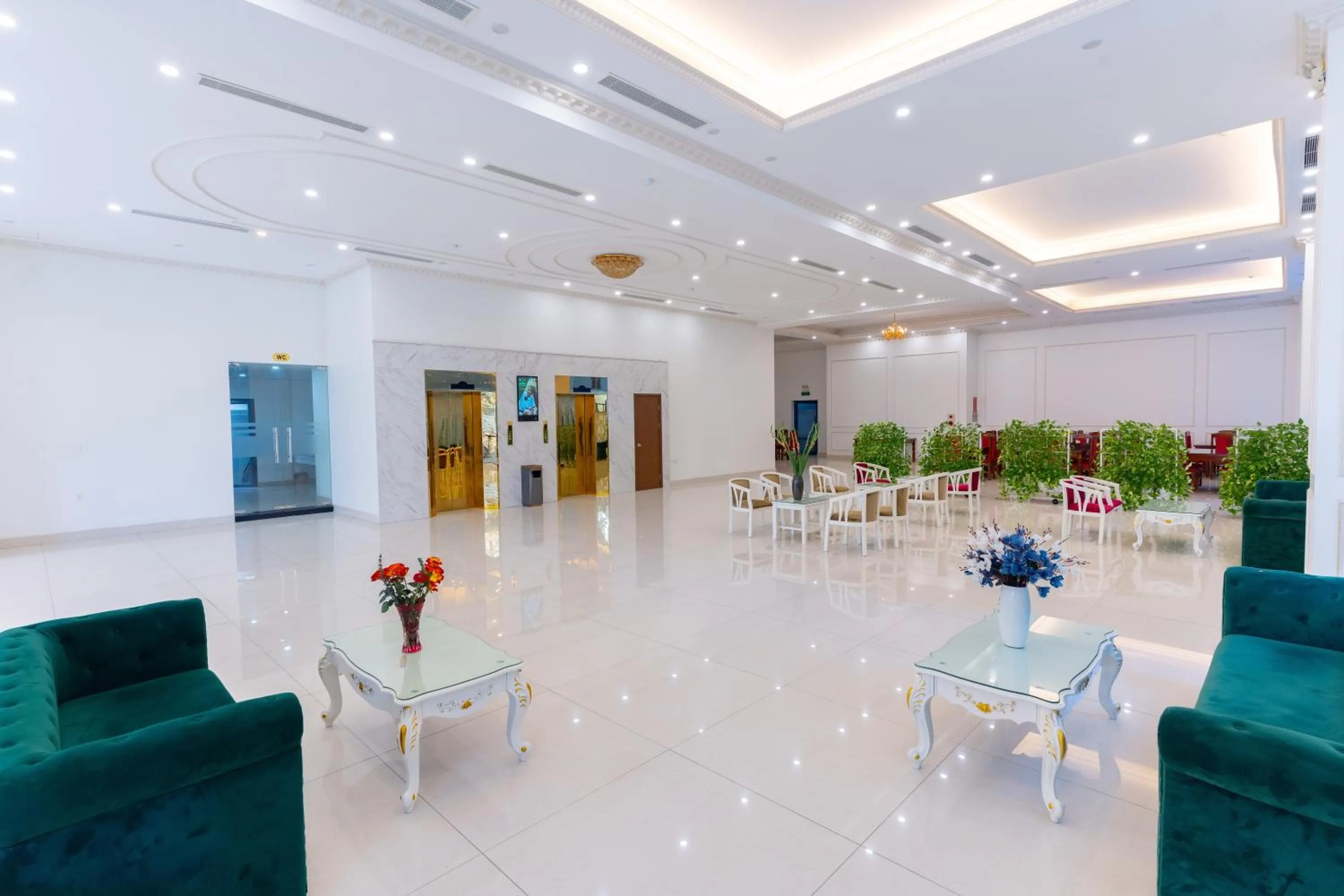 Lobby or reception in Grand Hill Hotel & Apartment