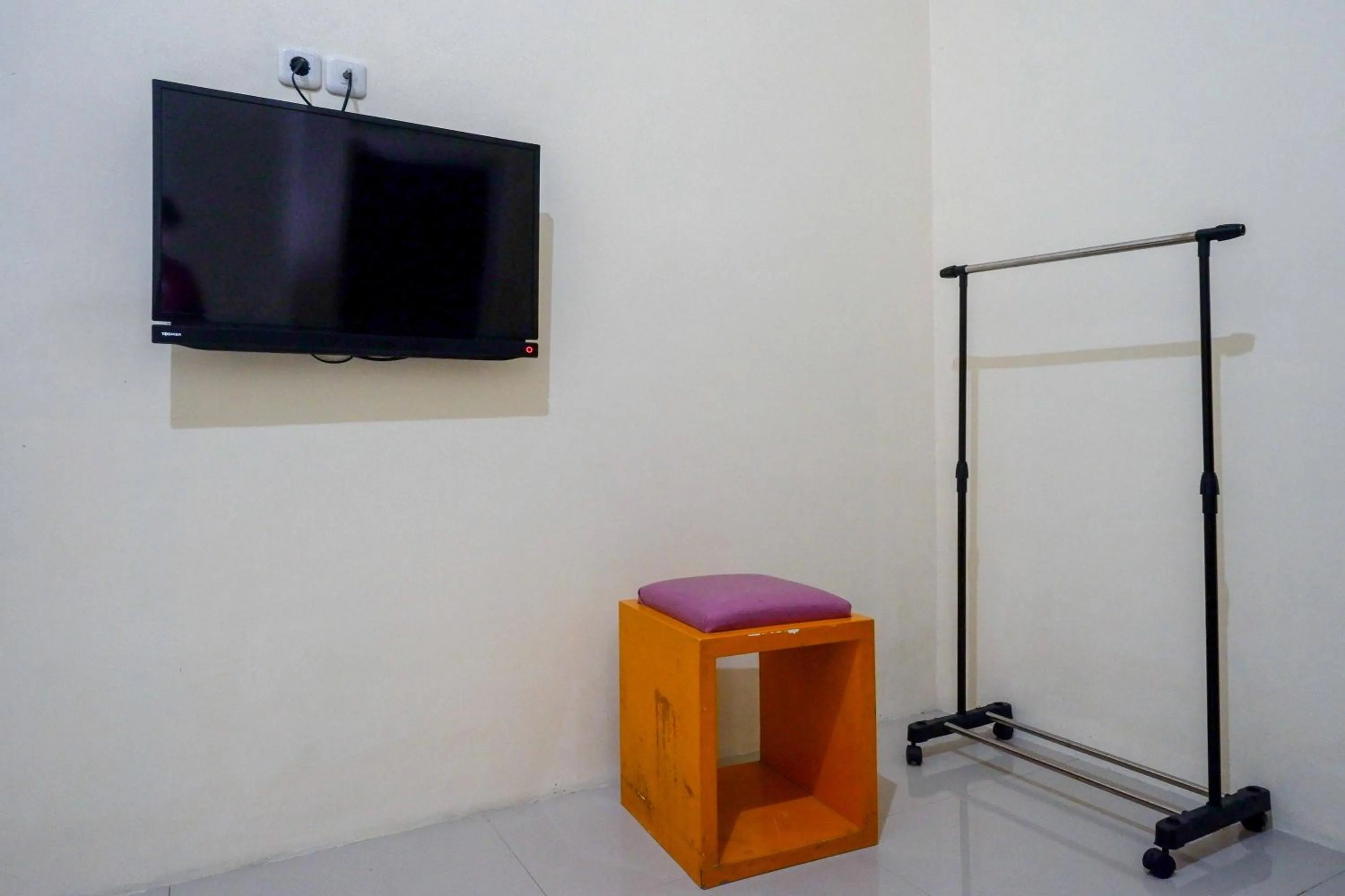 Bedroom in RedDoorz Syariah near Pasar Godong Grobogan