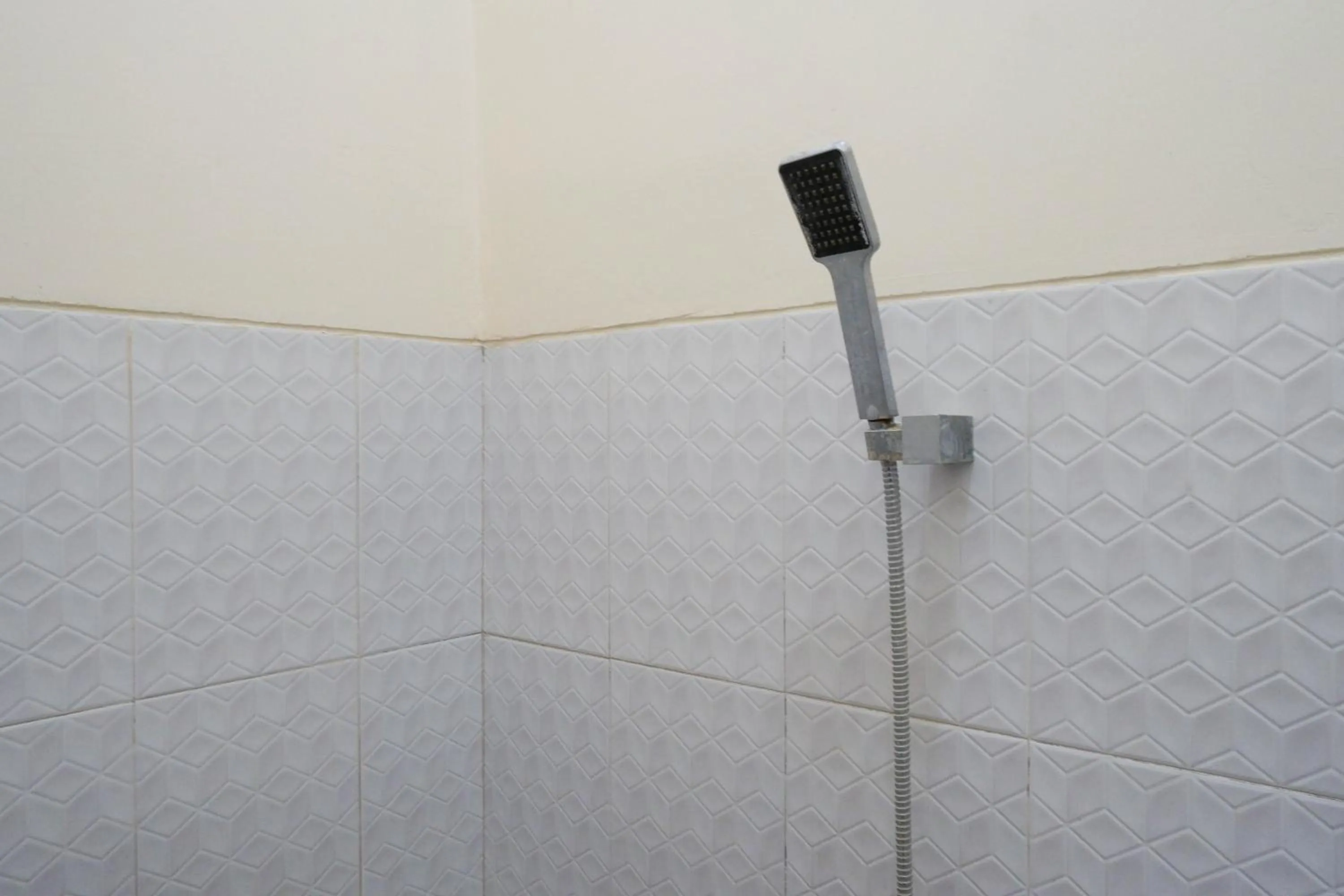 Bathroom in RedDoorz Syariah near Pasar Godong Grobogan