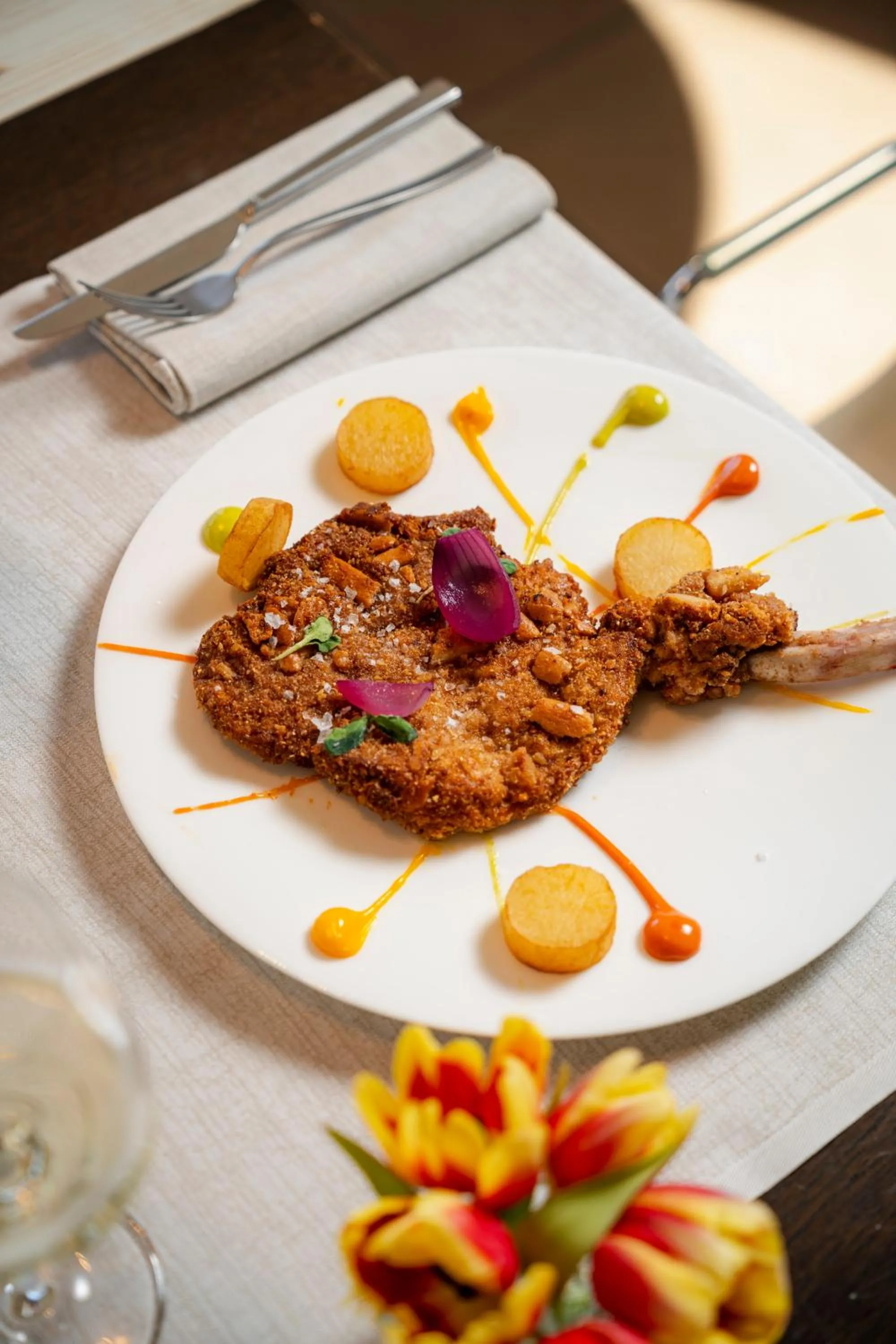 Restaurant/places to eat in Red's Redaelli Hotel