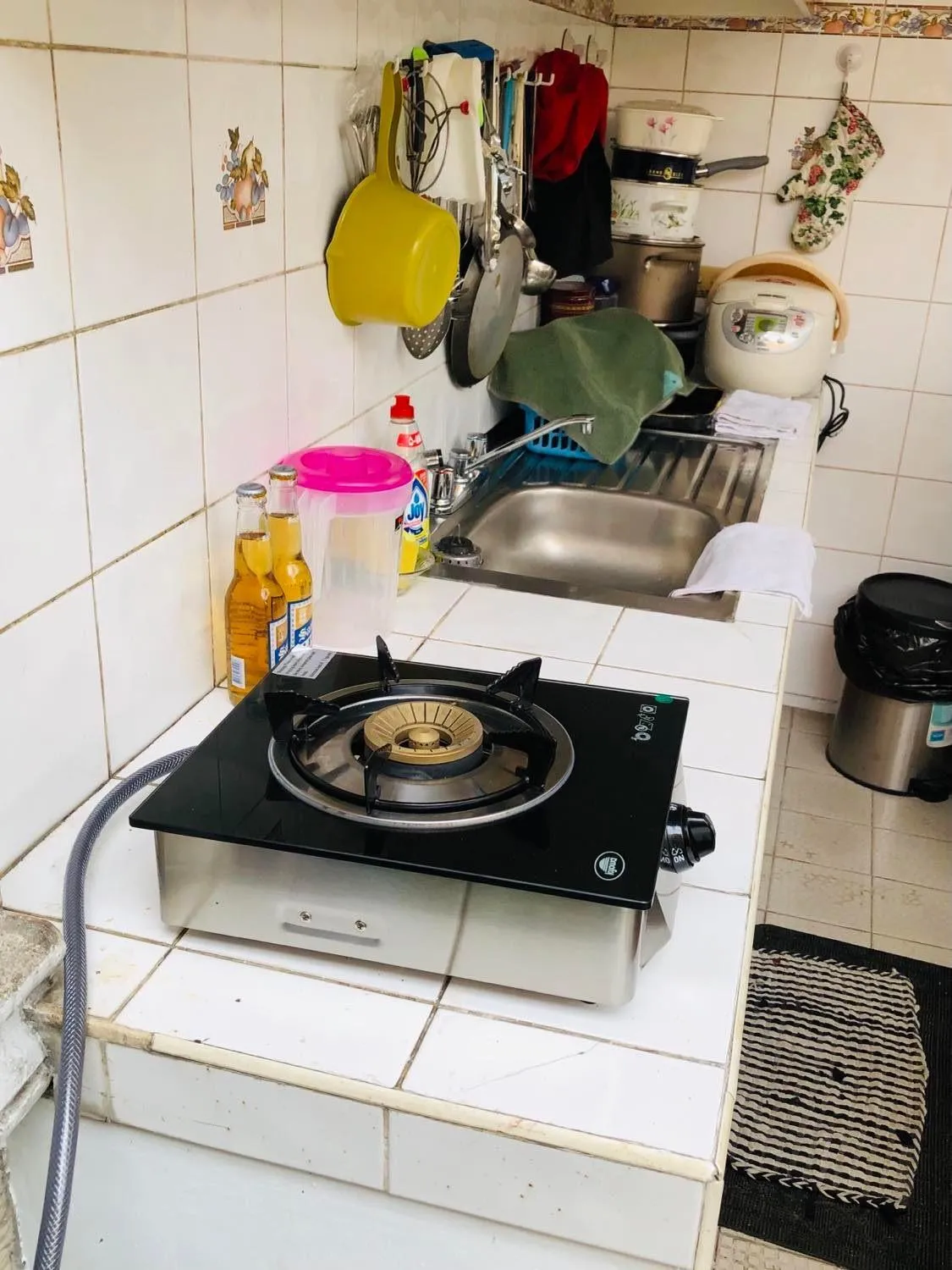 Kitchen or kitchenette in THE MANSION - 20 PAX LUXURY Near AIRPORT in PASAY