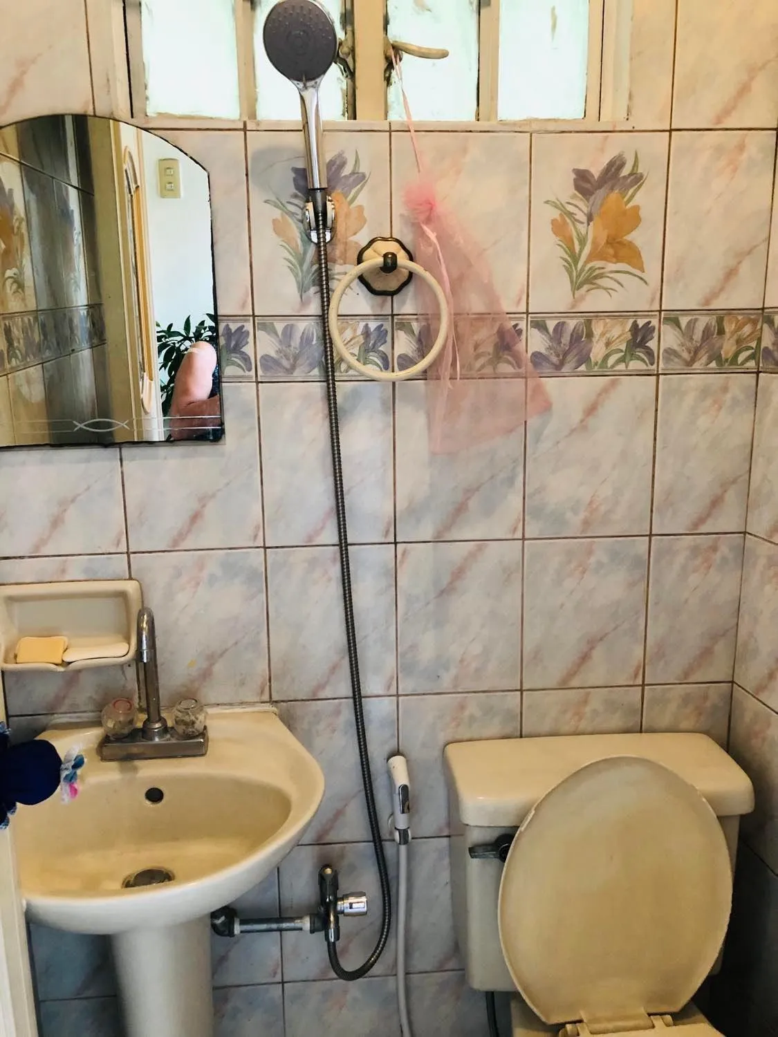 Shower in THE MANSION - 20 PAX LUXURY Near AIRPORT in PASAY